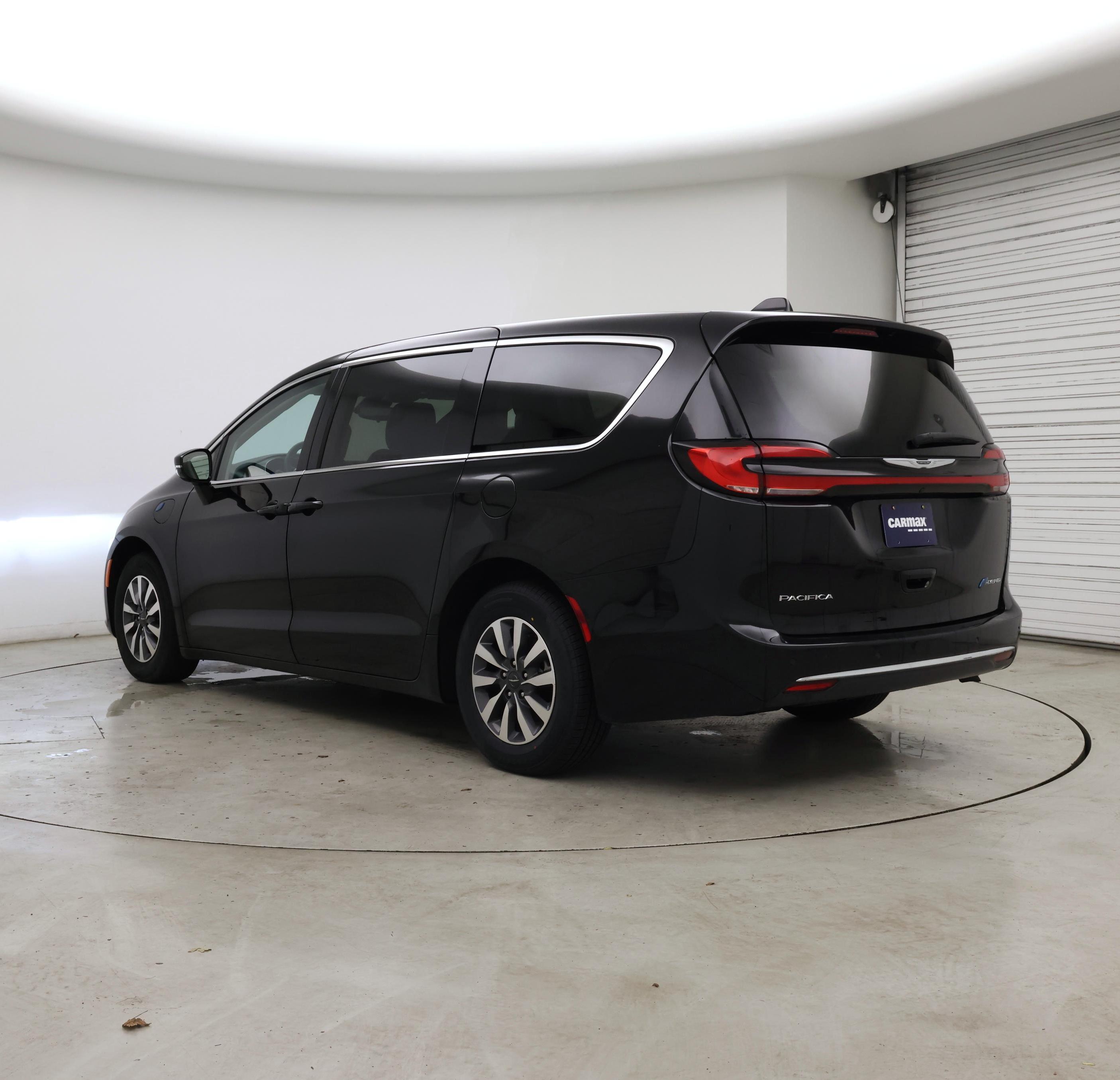 Thumbnail: 2024 Chrysler Pacifica - 2
