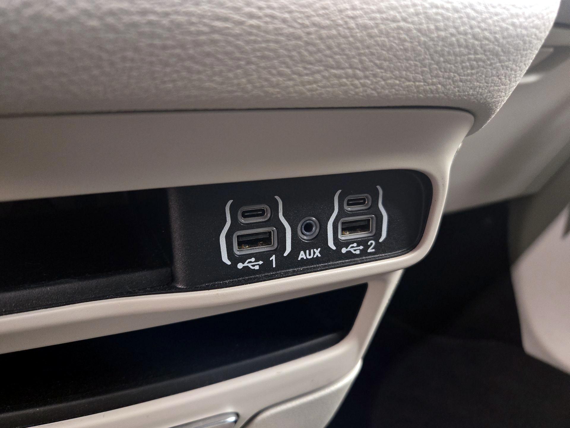 Thumbnail: 2024 Chrysler Pacifica - 19