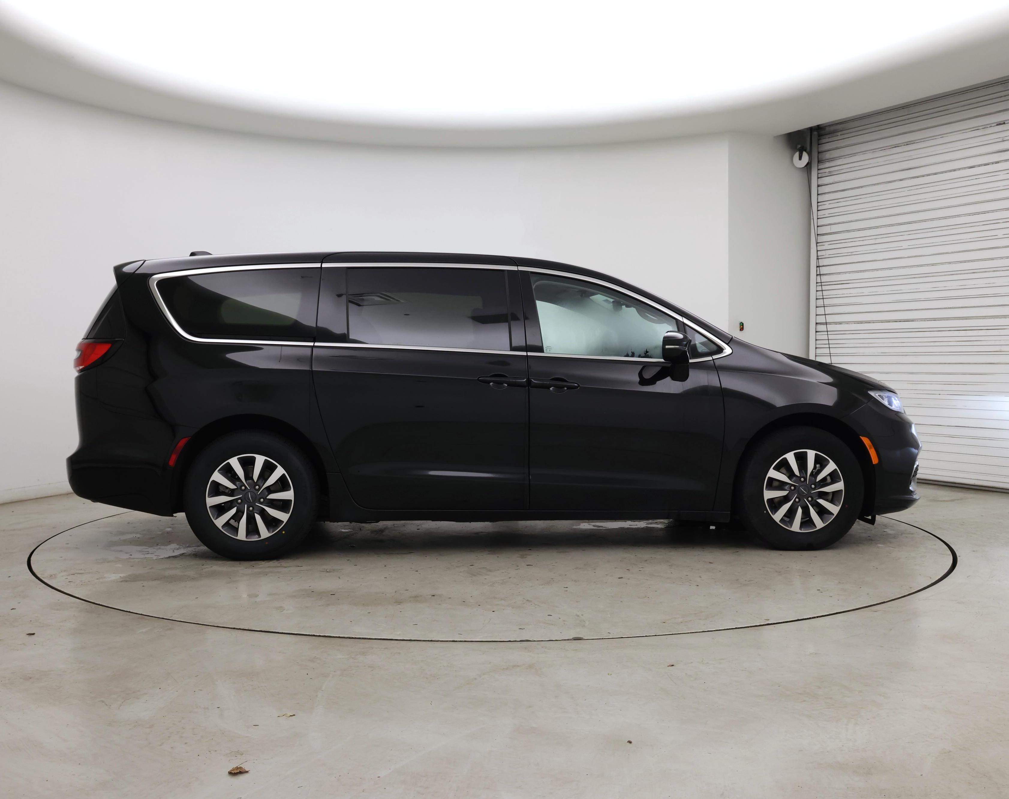 Thumbnail: 2024 Chrysler Pacifica - 7