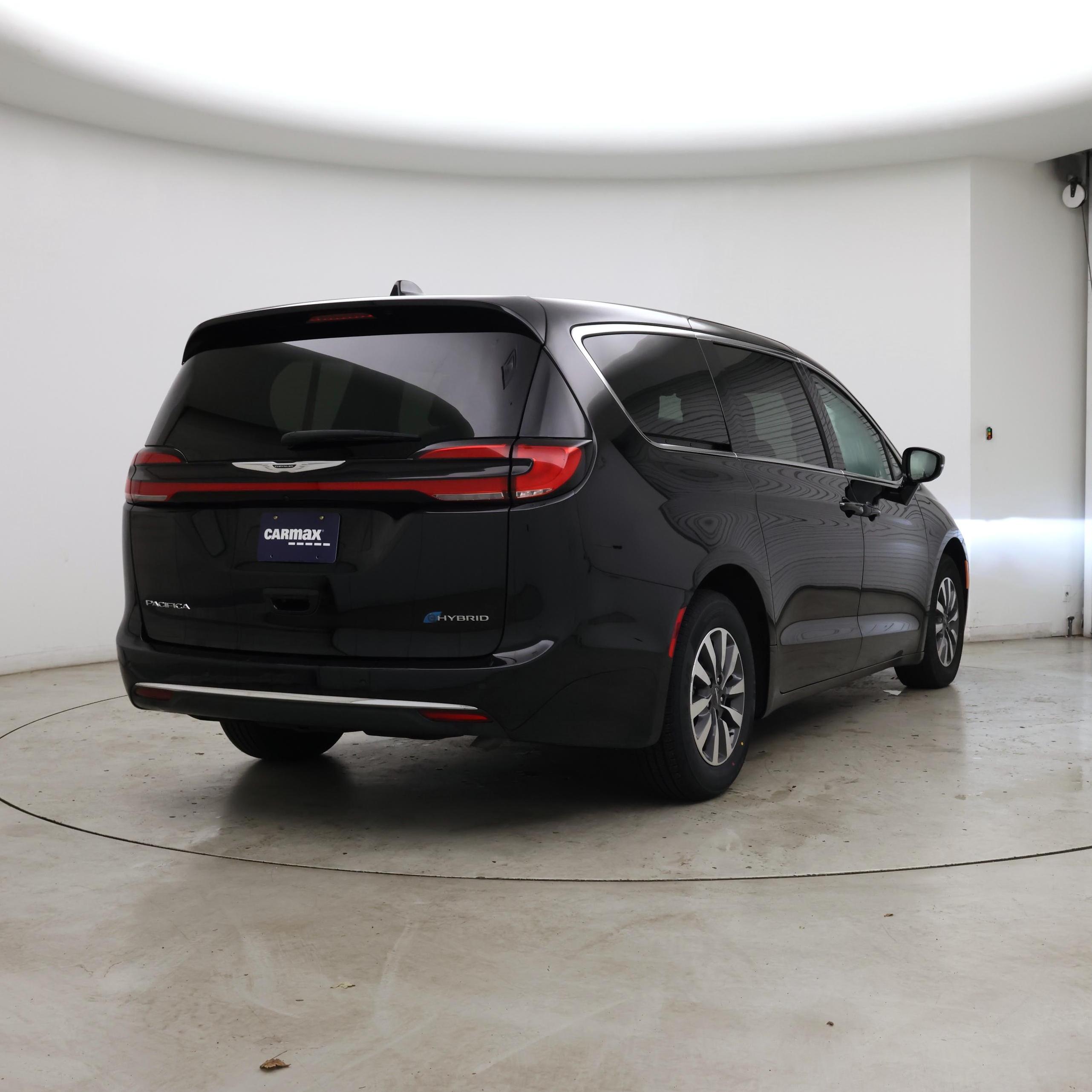 Thumbnail: 2024 Chrysler Pacifica - 8