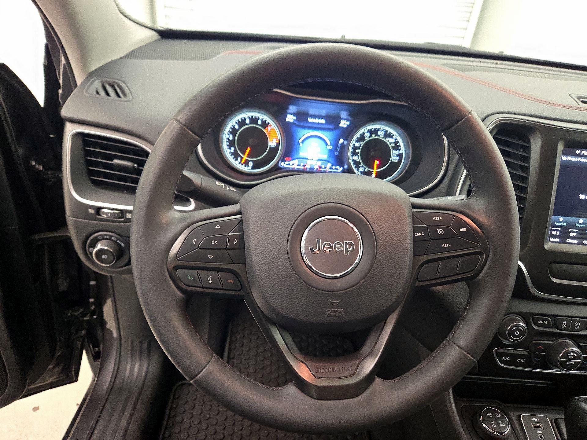 Thumbnail: 2022 Jeep Cherokee - 10