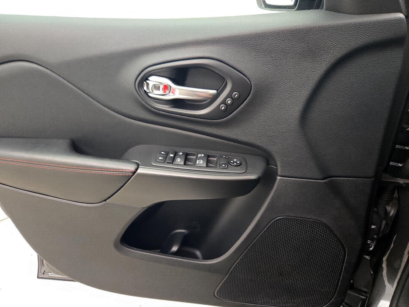 2022 Jeep Cherokee Trailhawk - Photo 13