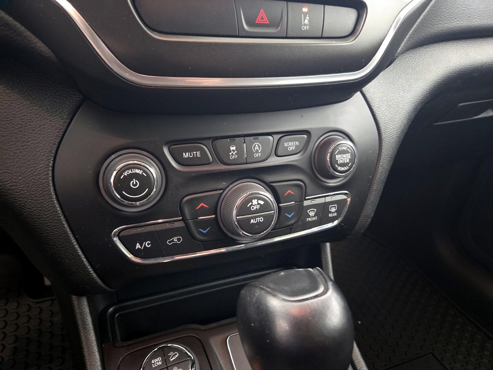 2022 Jeep Cherokee Trailhawk - Photo 17