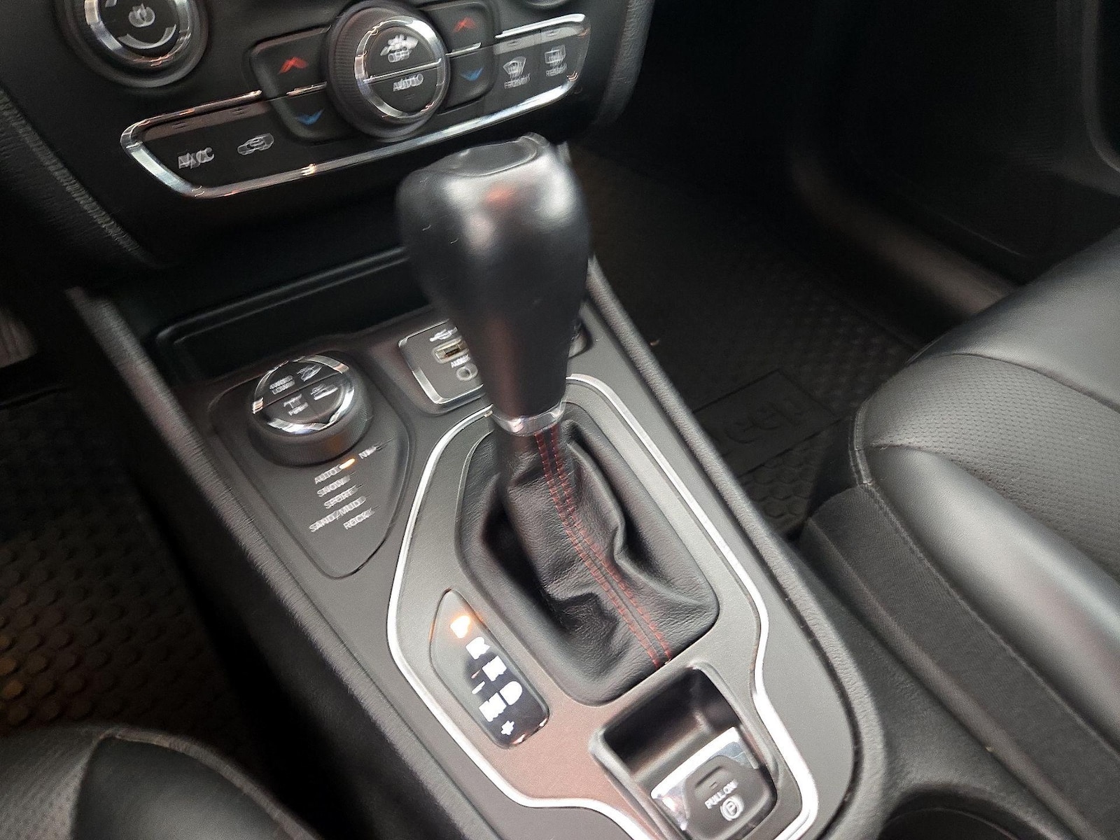2022 Jeep Cherokee Trailhawk - Photo 18