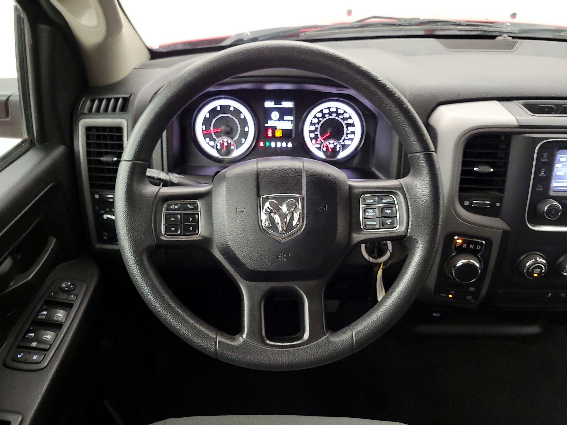 Thumbnail: 2021 RAM 1500 Classic - 10