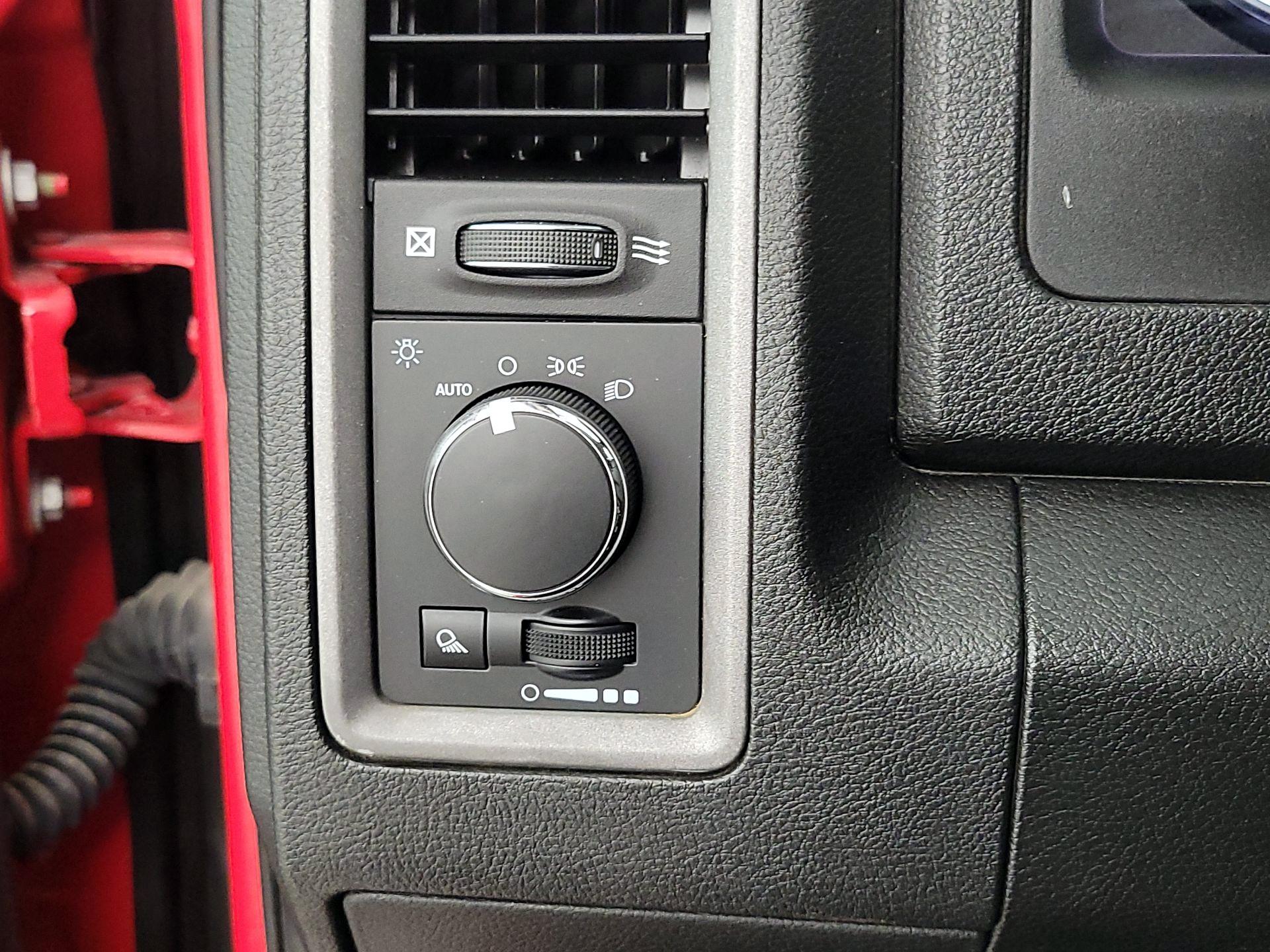 Thumbnail: 2021 RAM 1500 Classic - 13