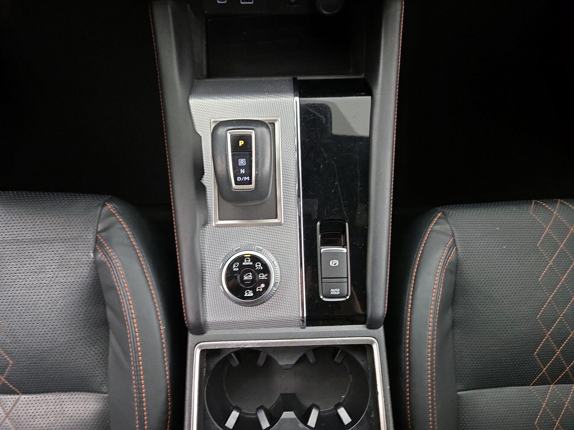 Thumbnail: 2022 Mitsubishi Outlander - 18