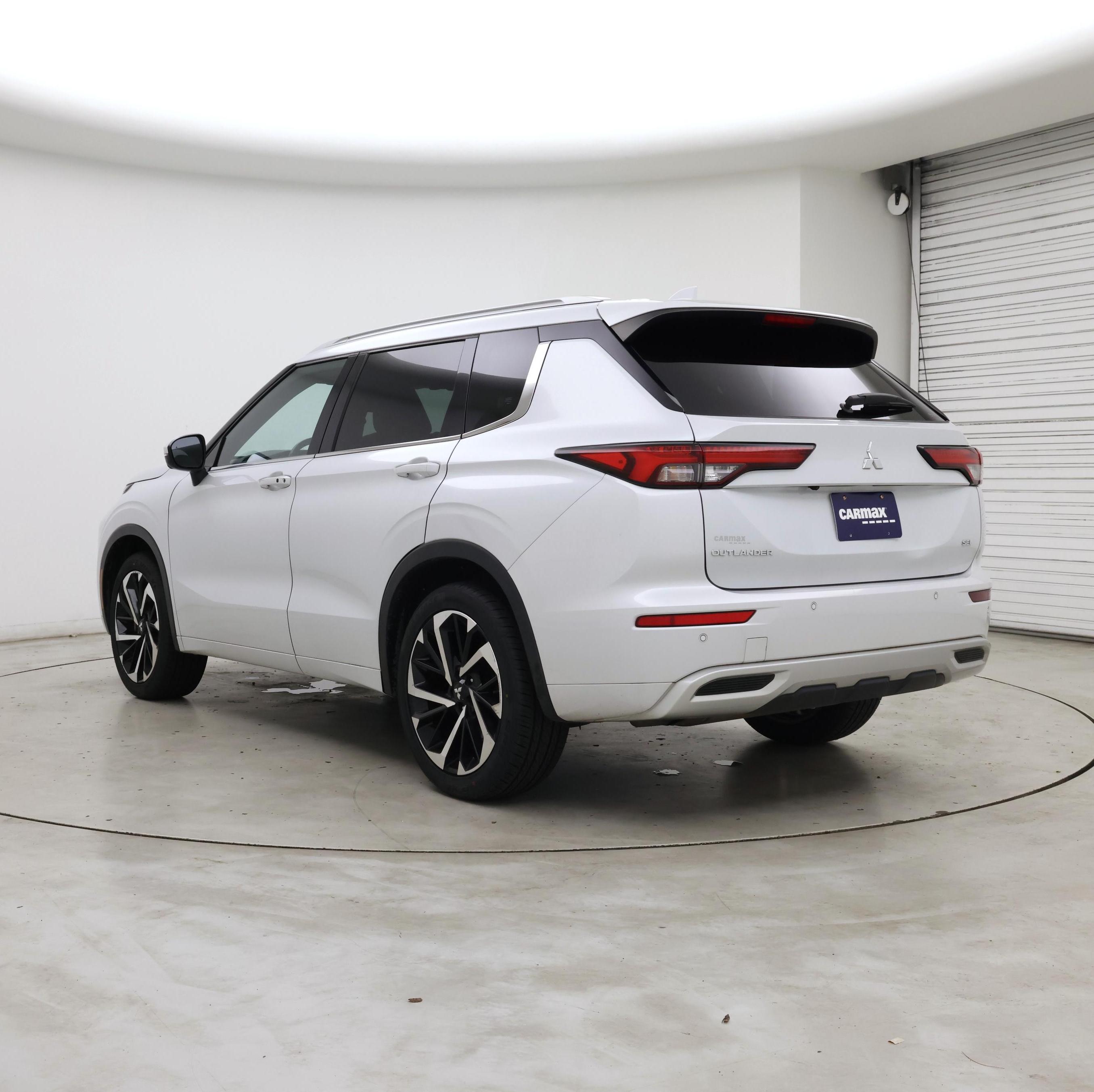 Thumbnail: 2022 Mitsubishi Outlander - 2