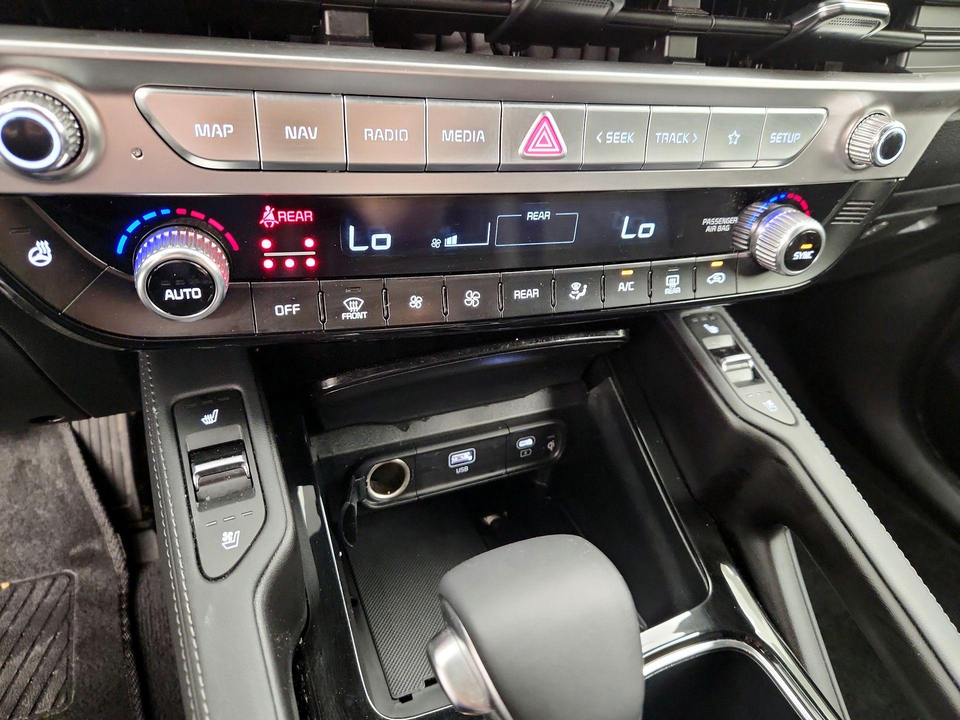 Thumbnail: 2024 Kia Telluride - 17