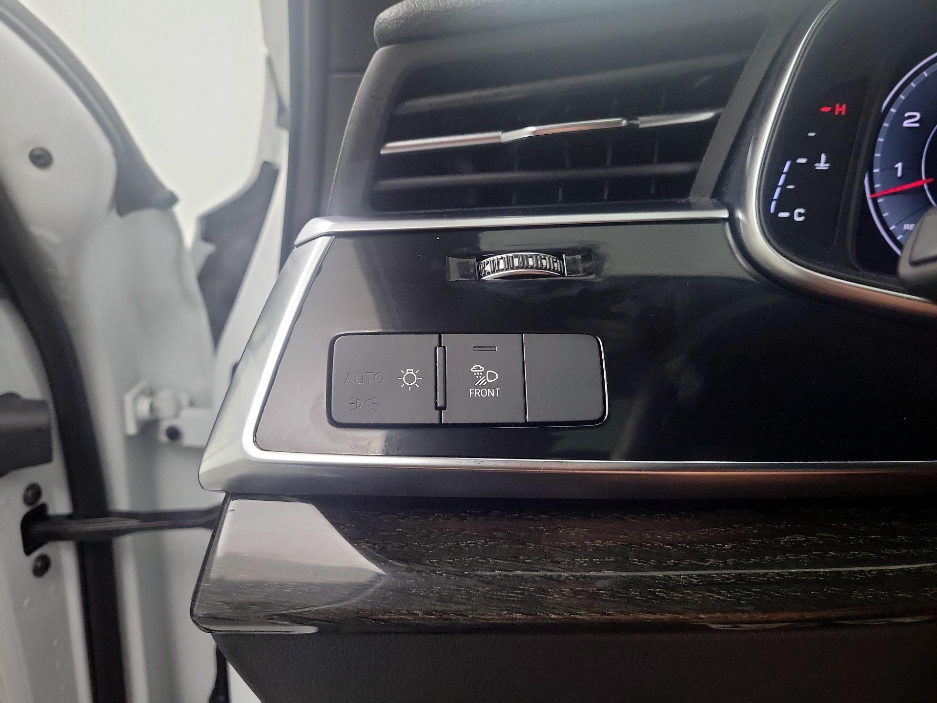 Thumbnail: 2023 Audi Q7 - 11