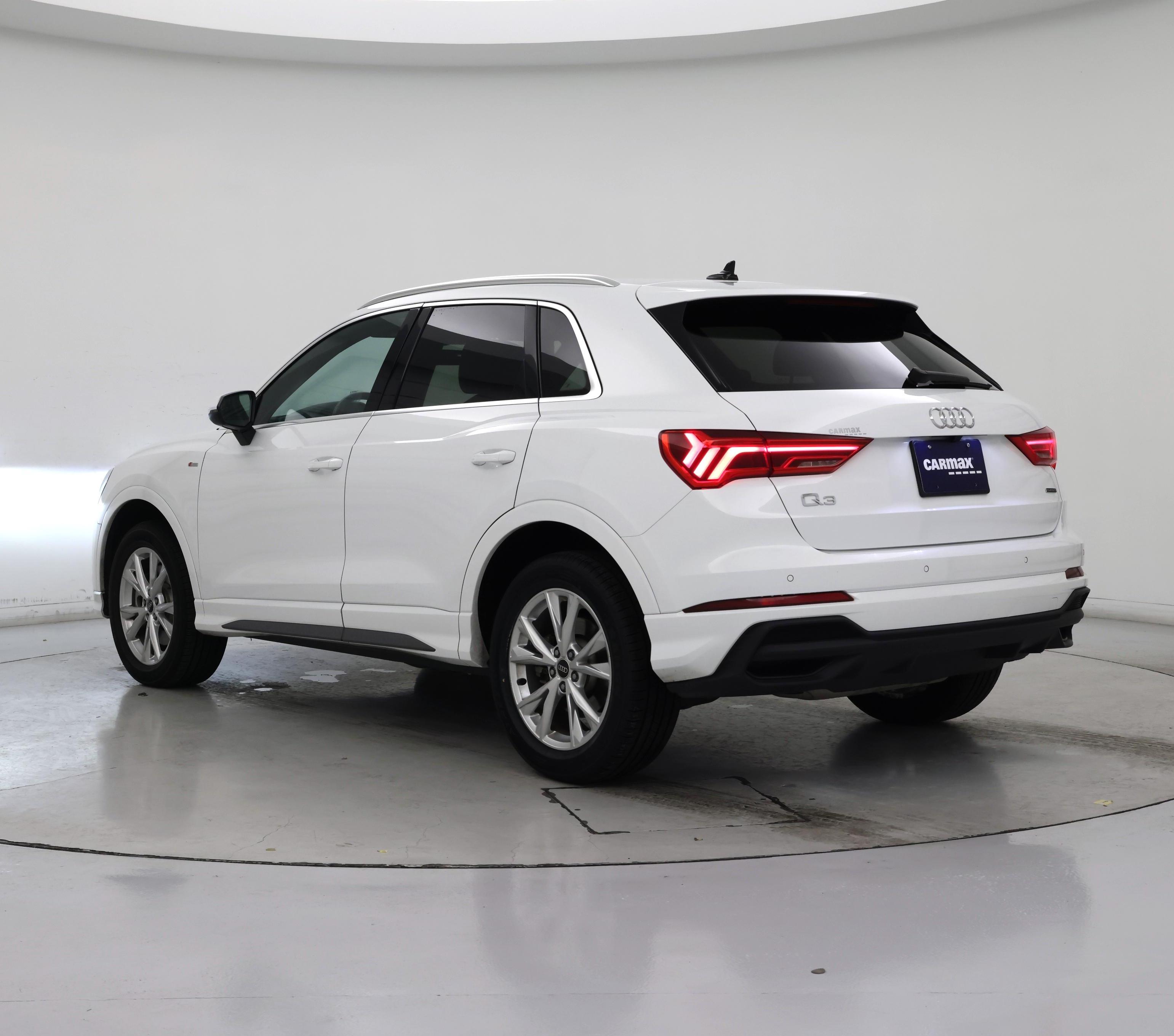 Thumbnail: 2024 Audi Q3 - 2