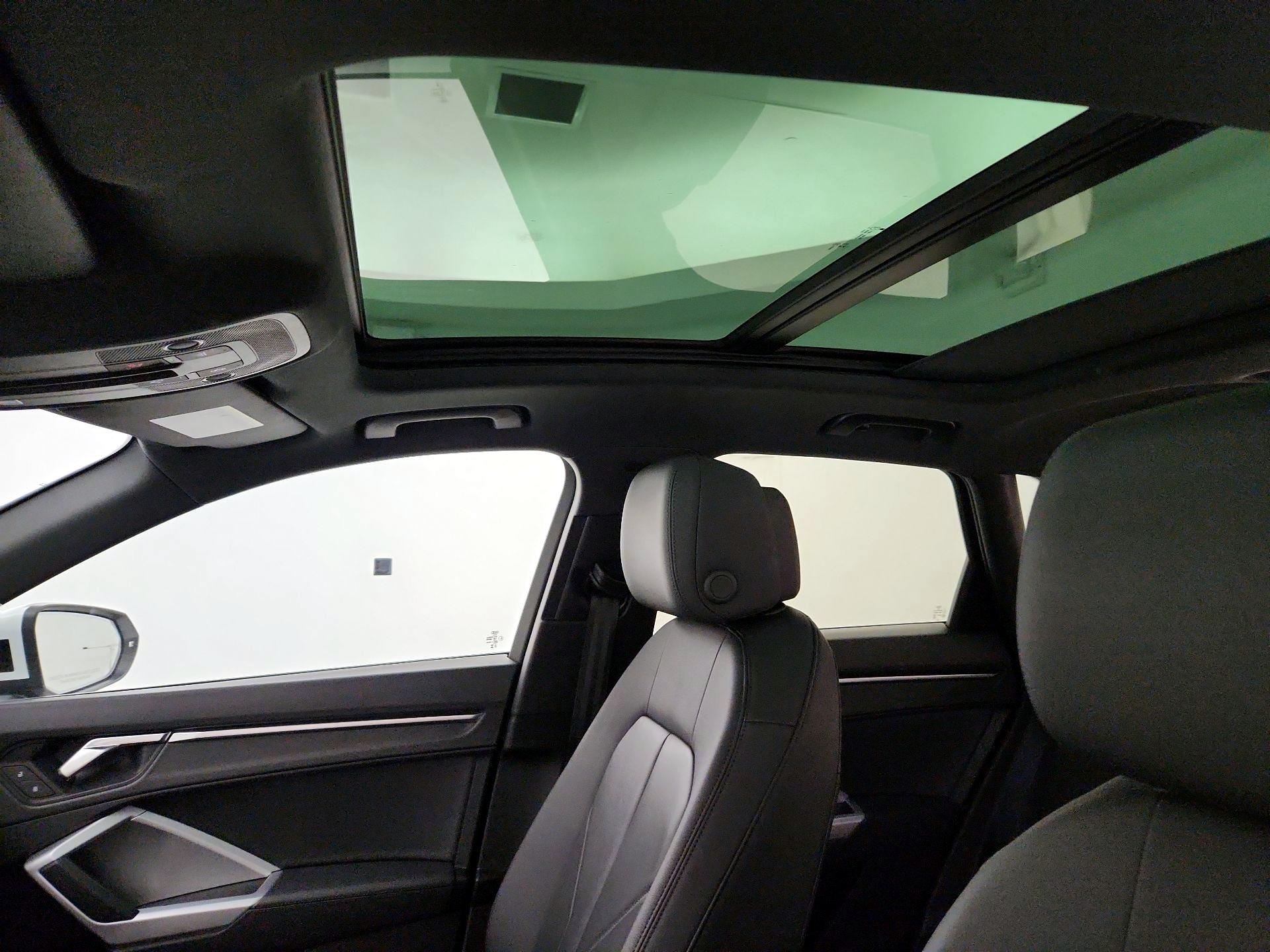 Thumbnail: 2024 Audi Q3 - 19