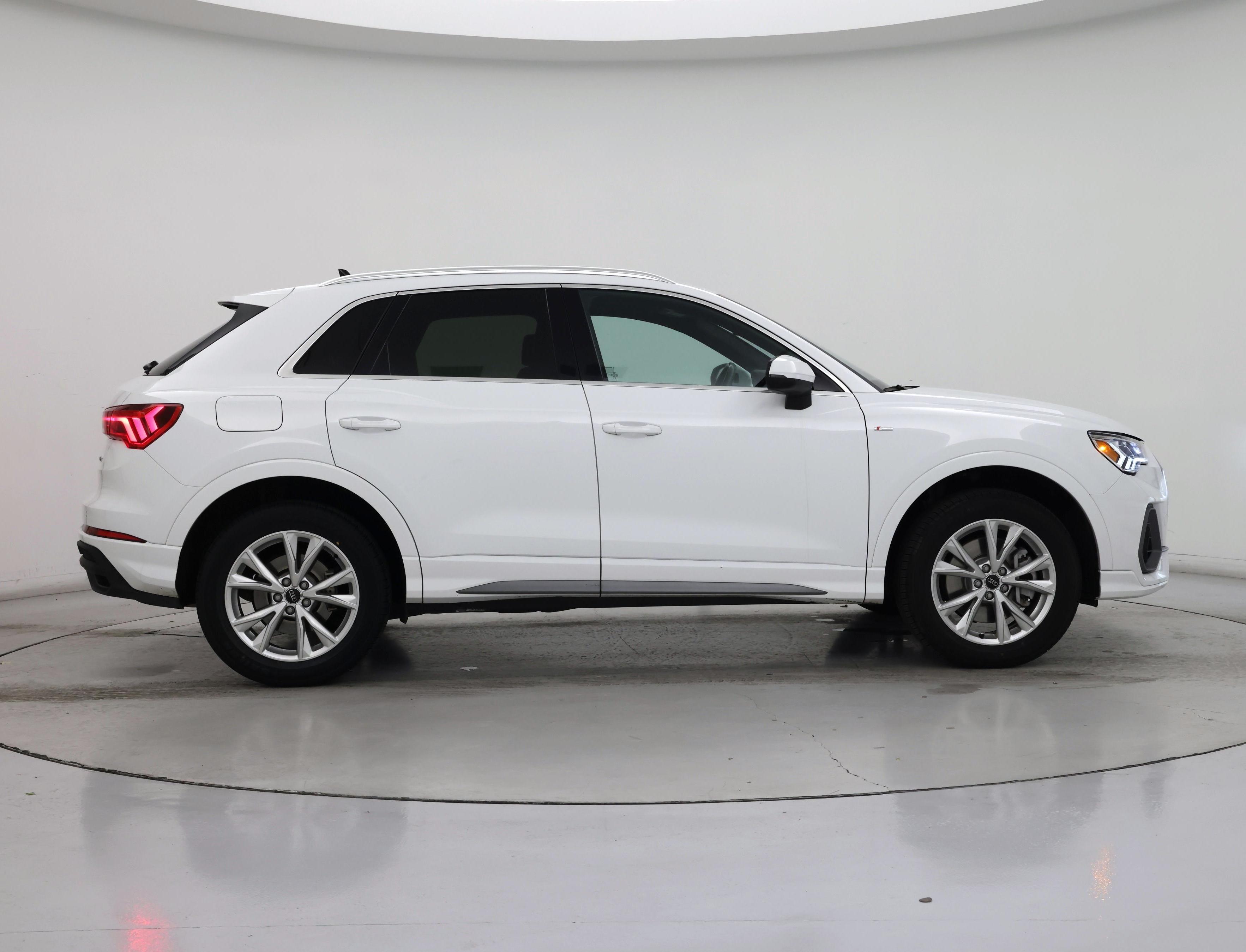 Thumbnail: 2024 Audi Q3 - 7