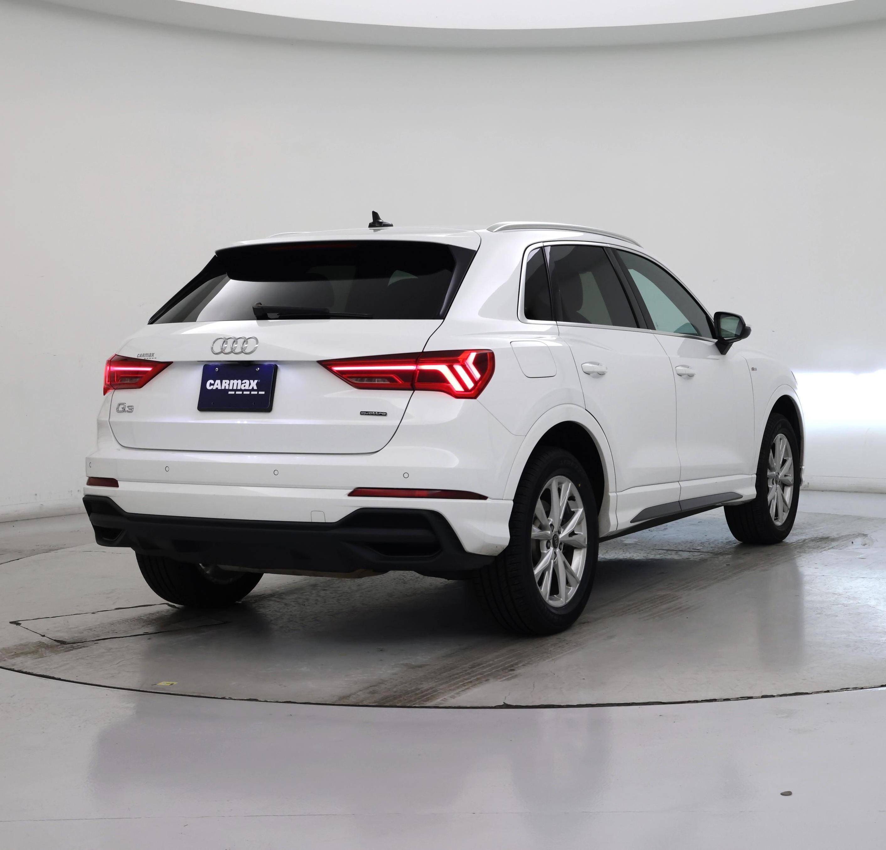 Thumbnail: 2024 Audi Q3 - 8