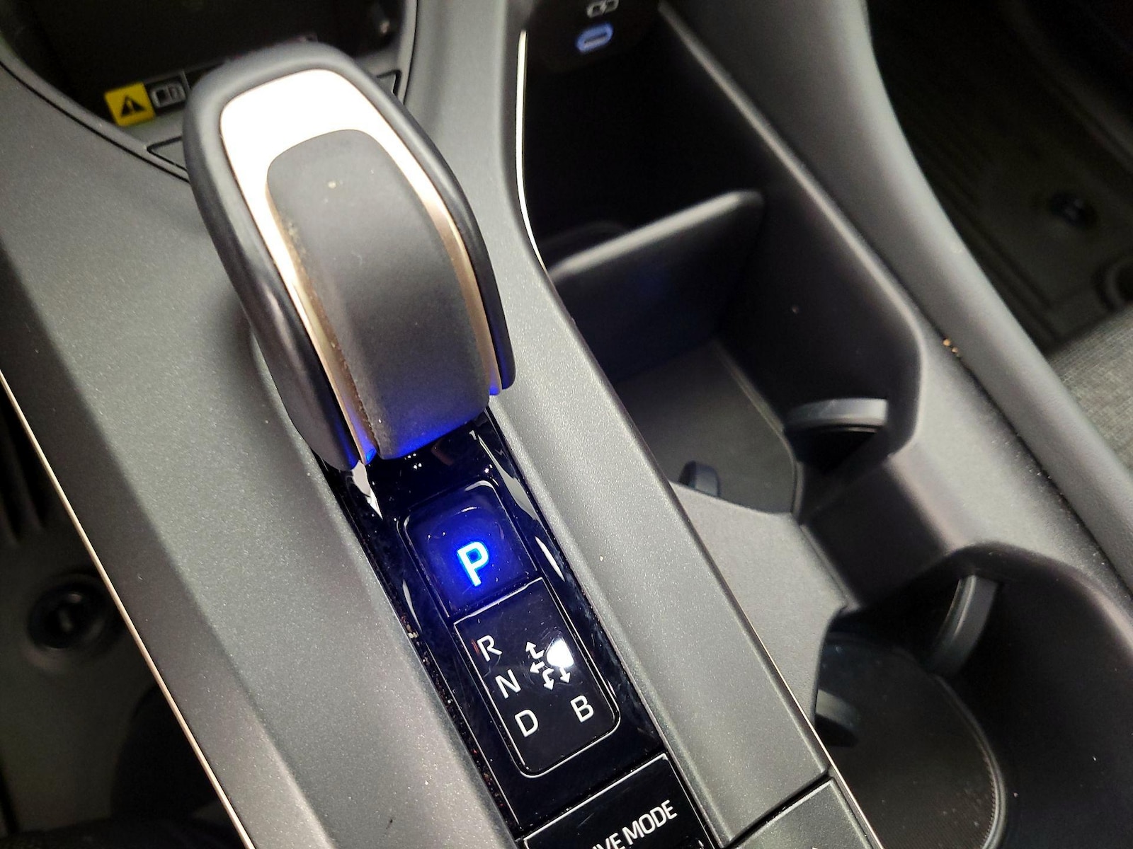 2023 Toyota Crown XLE - Photo 16