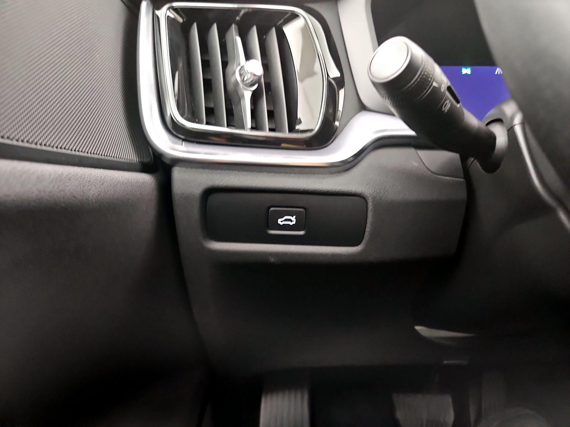 Thumbnail: 2024 Volvo S60 - 13