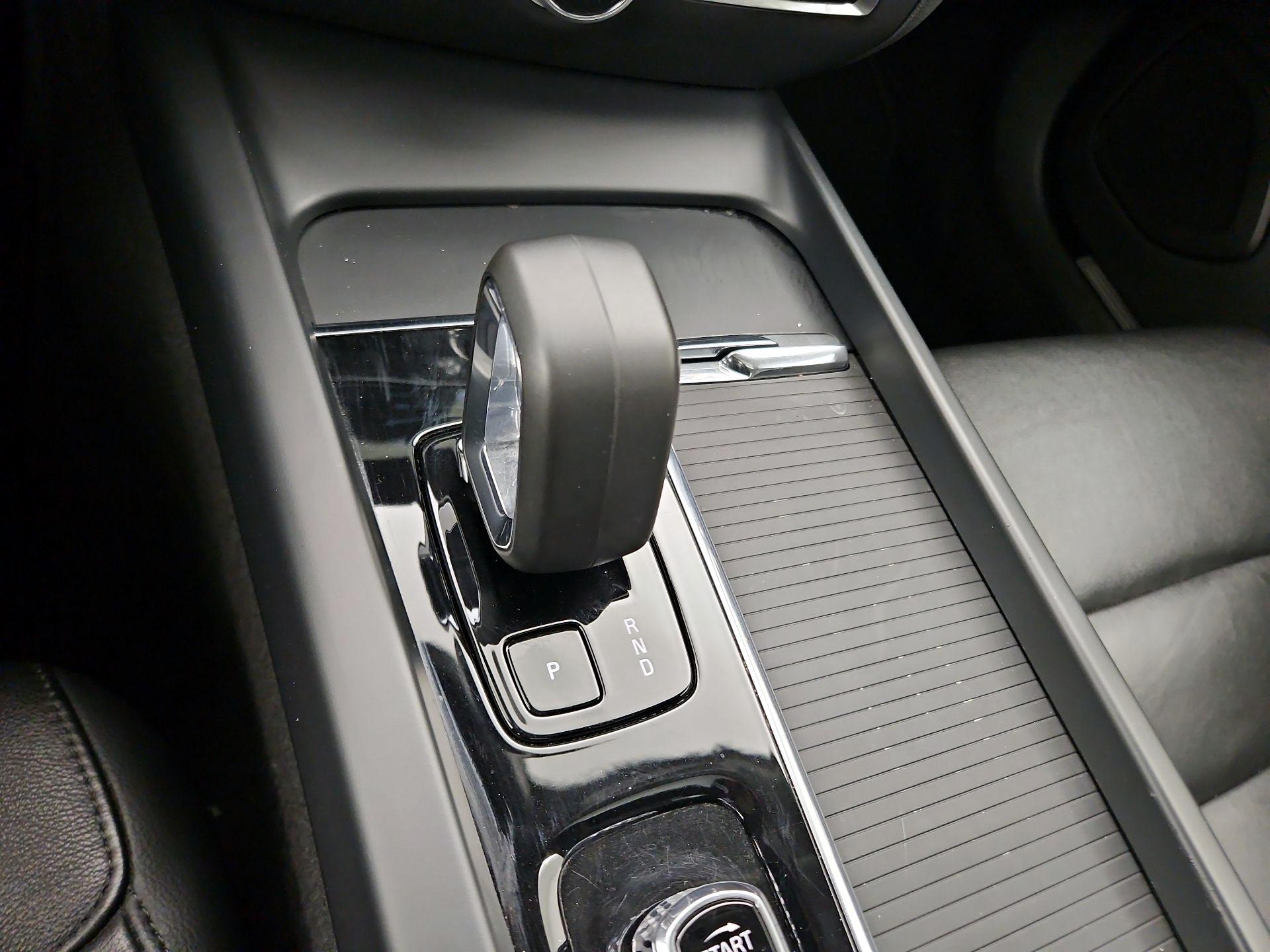 Thumbnail: 2024 Volvo S60 - 17