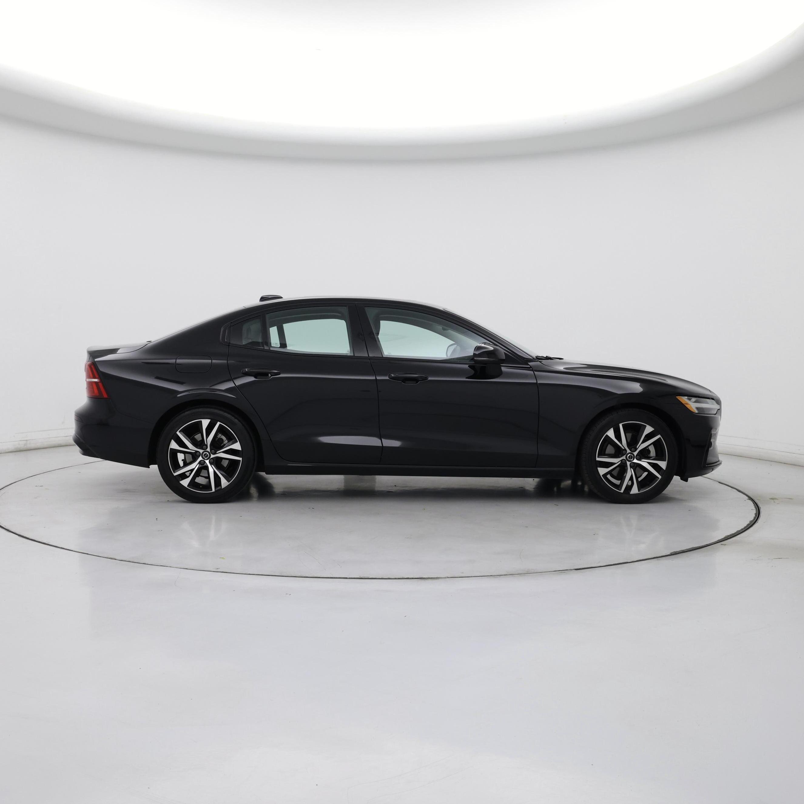 Thumbnail: 2024 Volvo S60 - 7