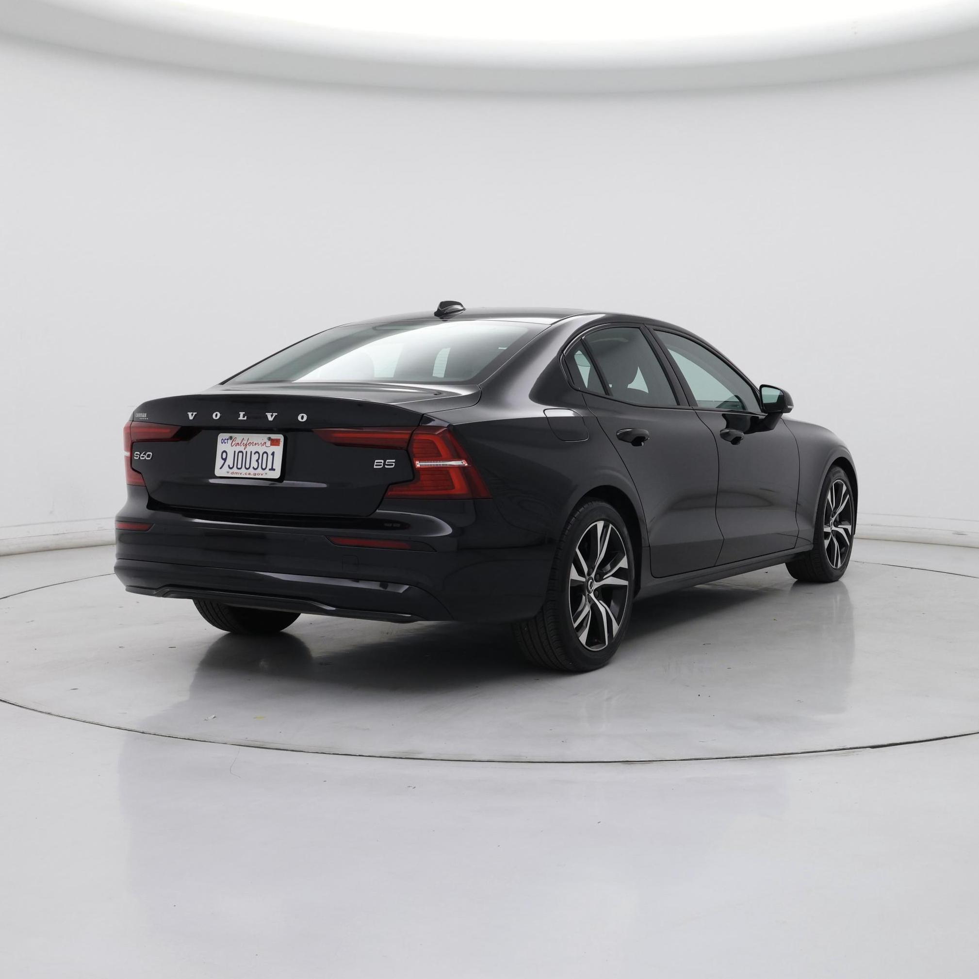Thumbnail: 2024 Volvo S60 - 8