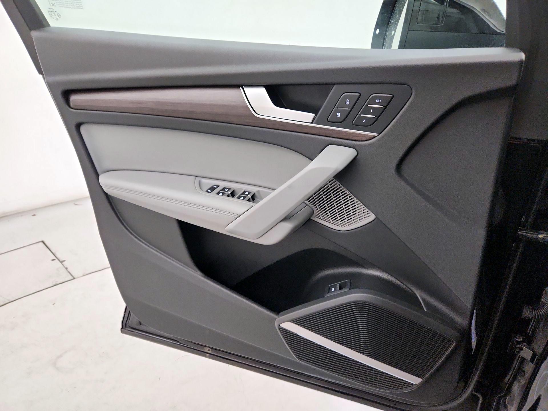 Thumbnail: 2023 Audi Q5 - 12