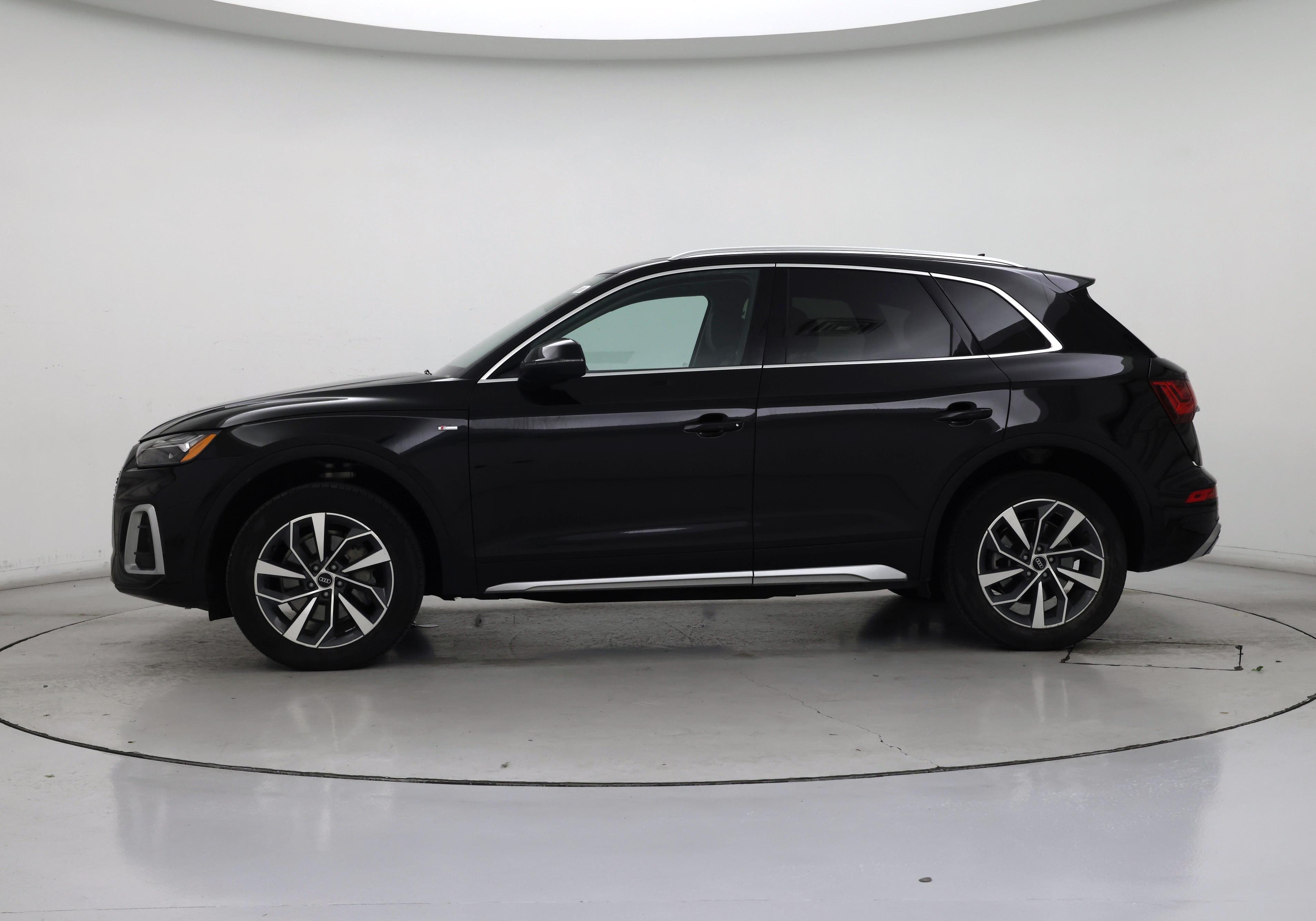Thumbnail: 2023 Audi Q5 - 3