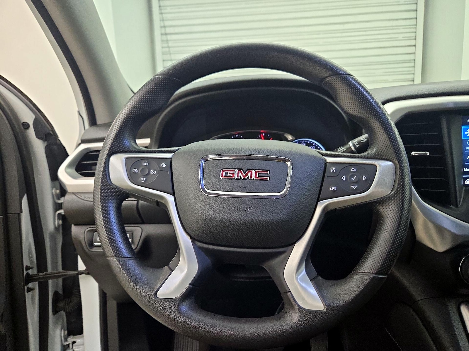 2021 GMC Acadia SLE - Photo 11