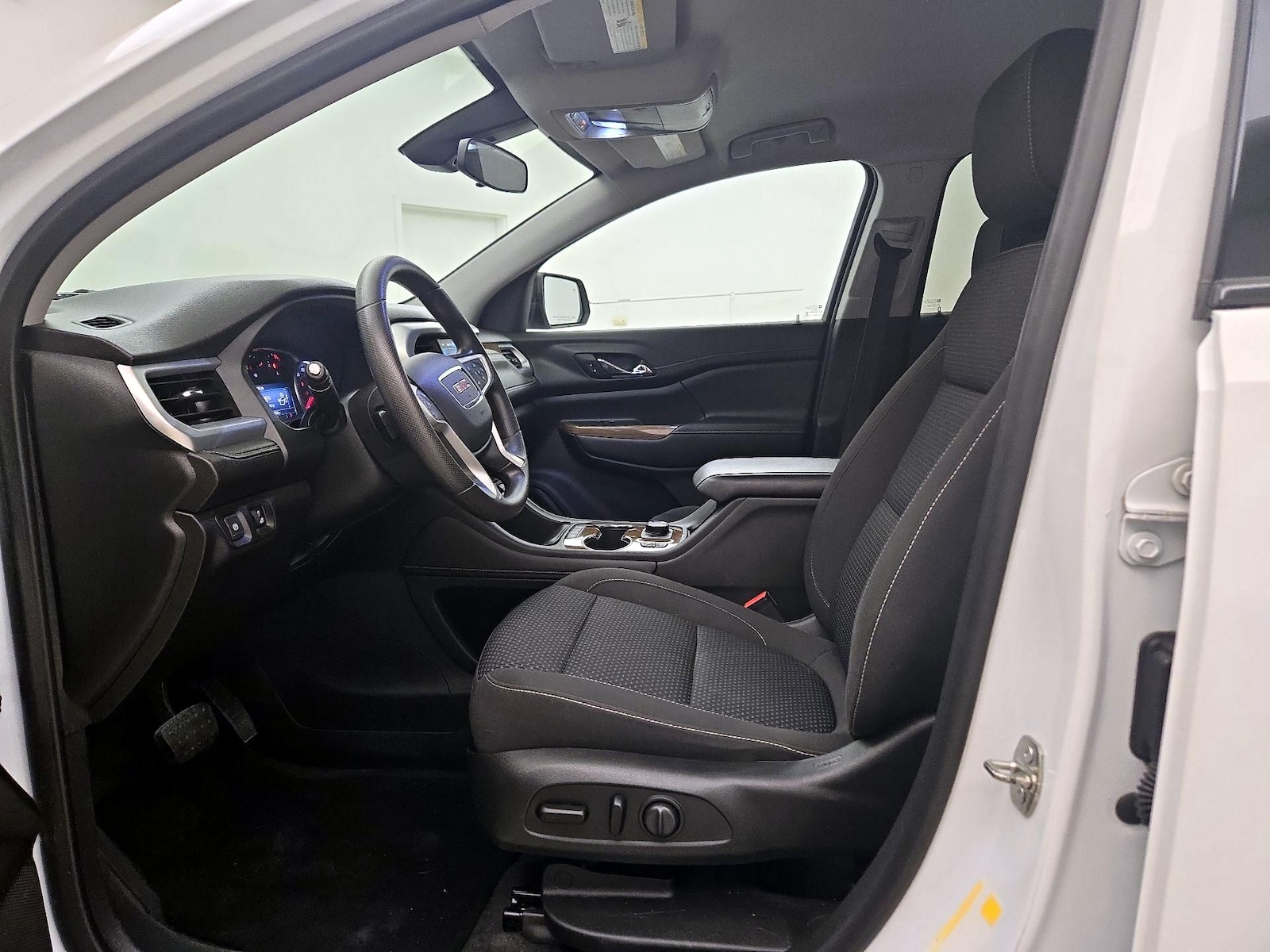2021 GMC Acadia SLE - Photo 12