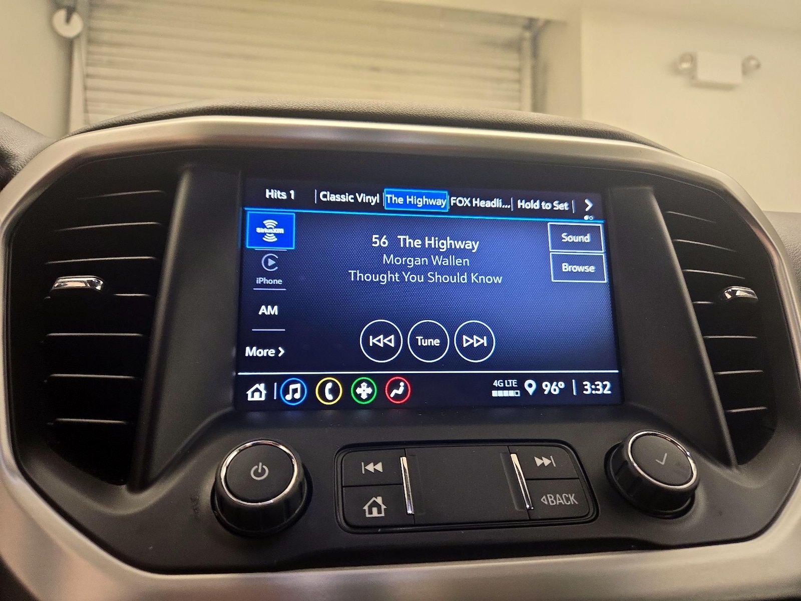 2021 GMC Acadia SLE - Photo 16