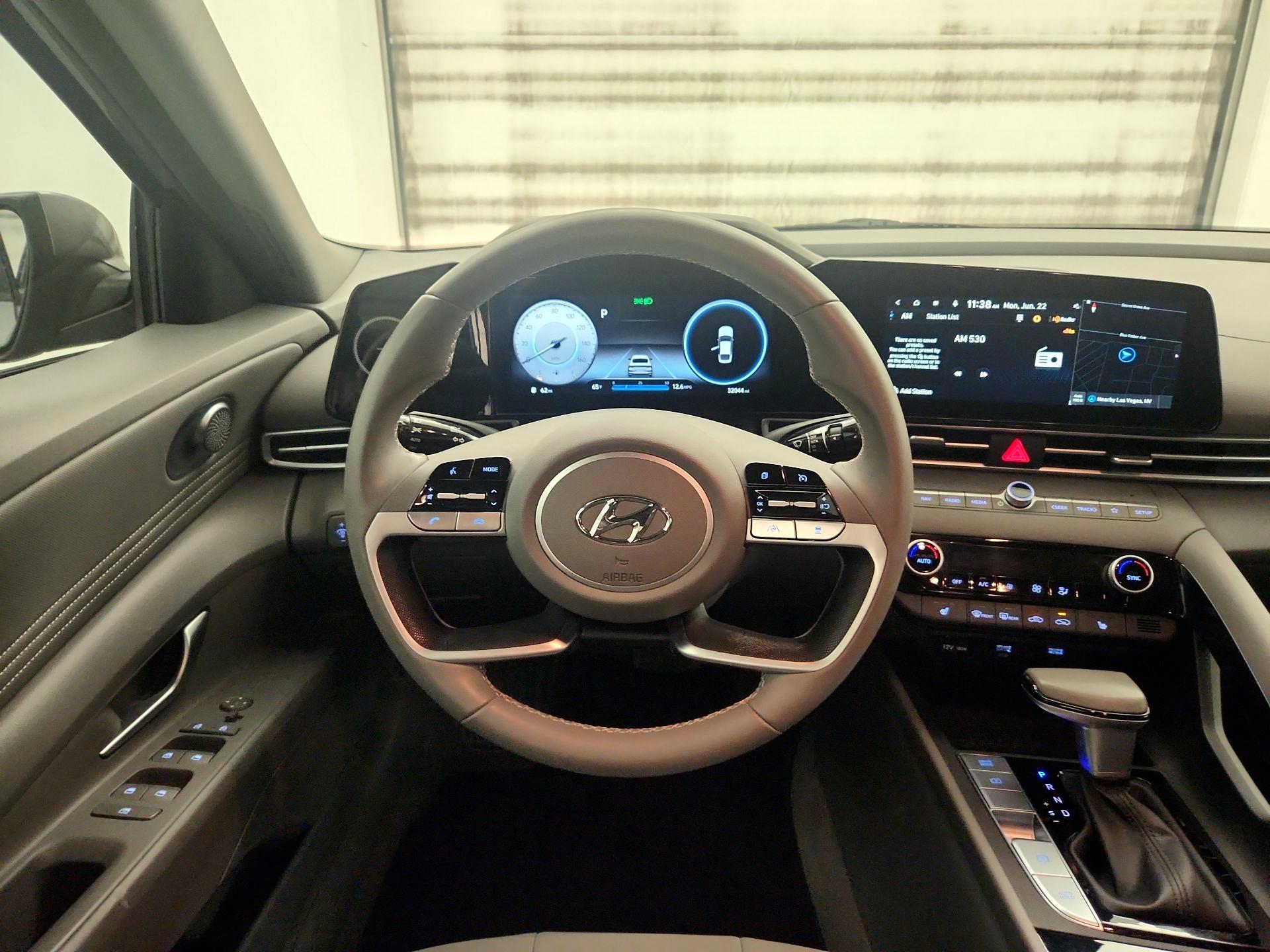 Thumbnail: 2023 Hyundai Elantra - 10