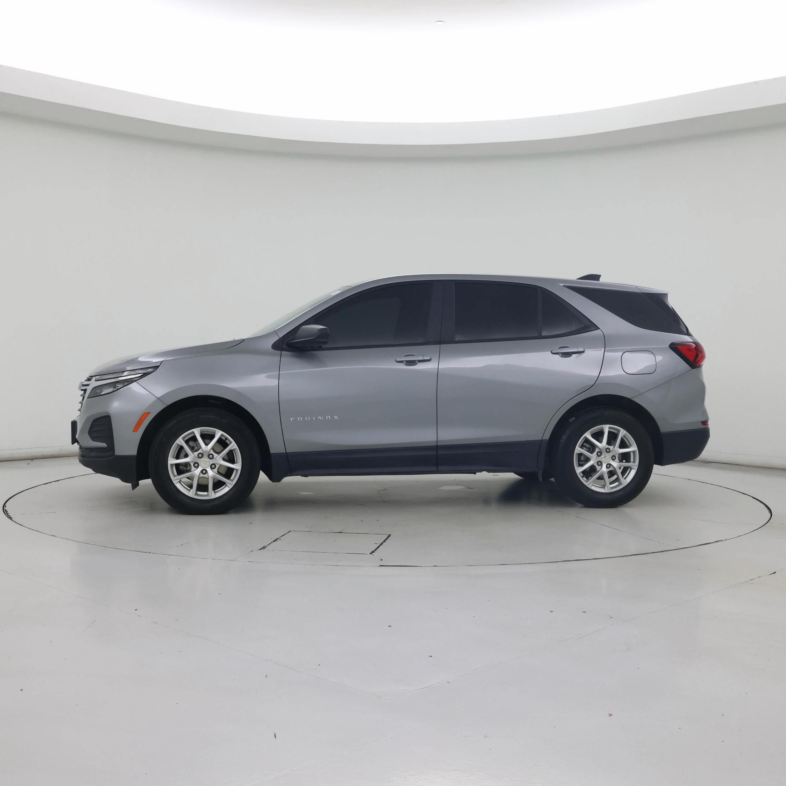 Thumbnail: 2023 Chevrolet Equinox - 3