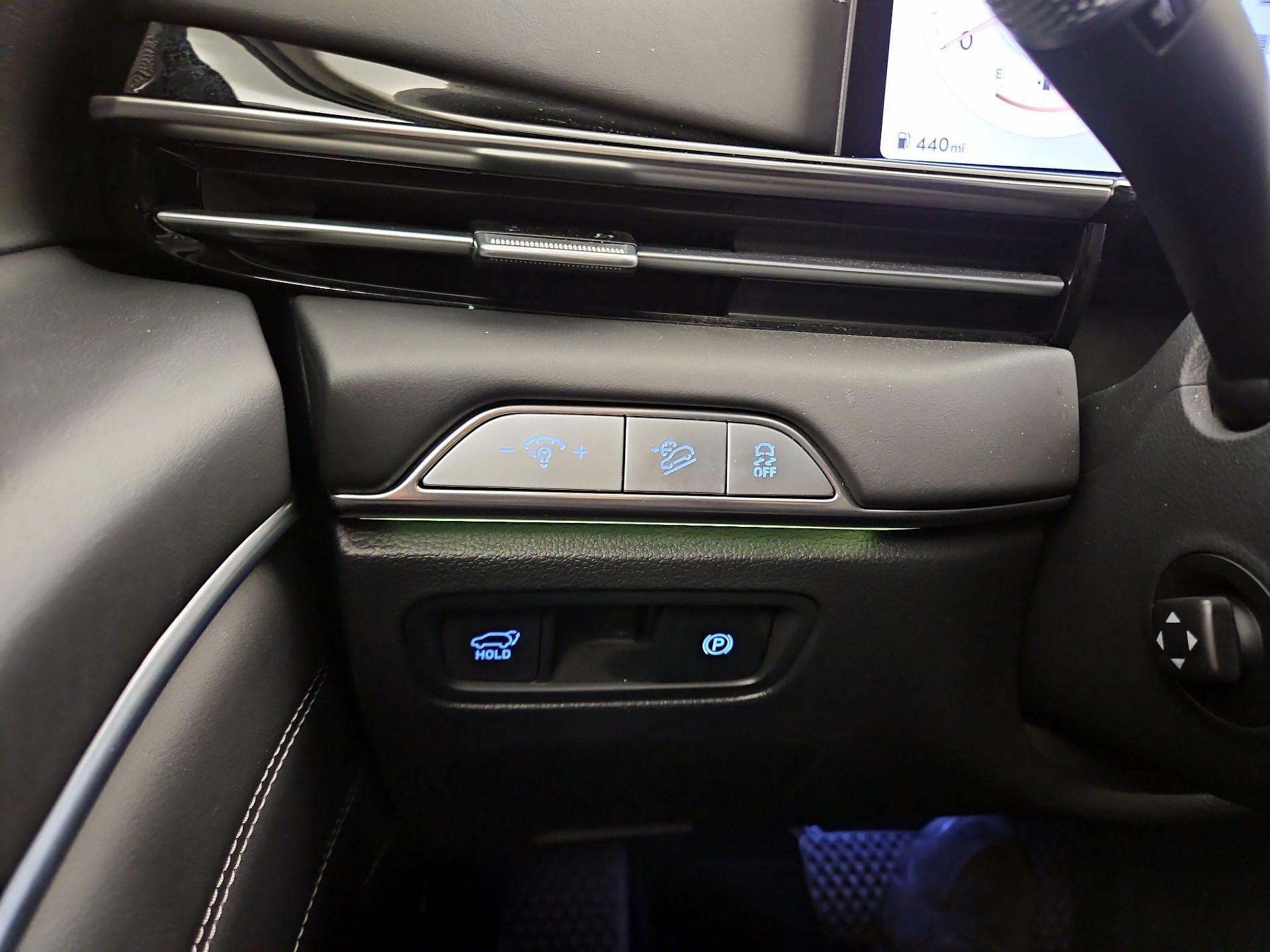 Thumbnail: 2025 Genesis GV80 - 13