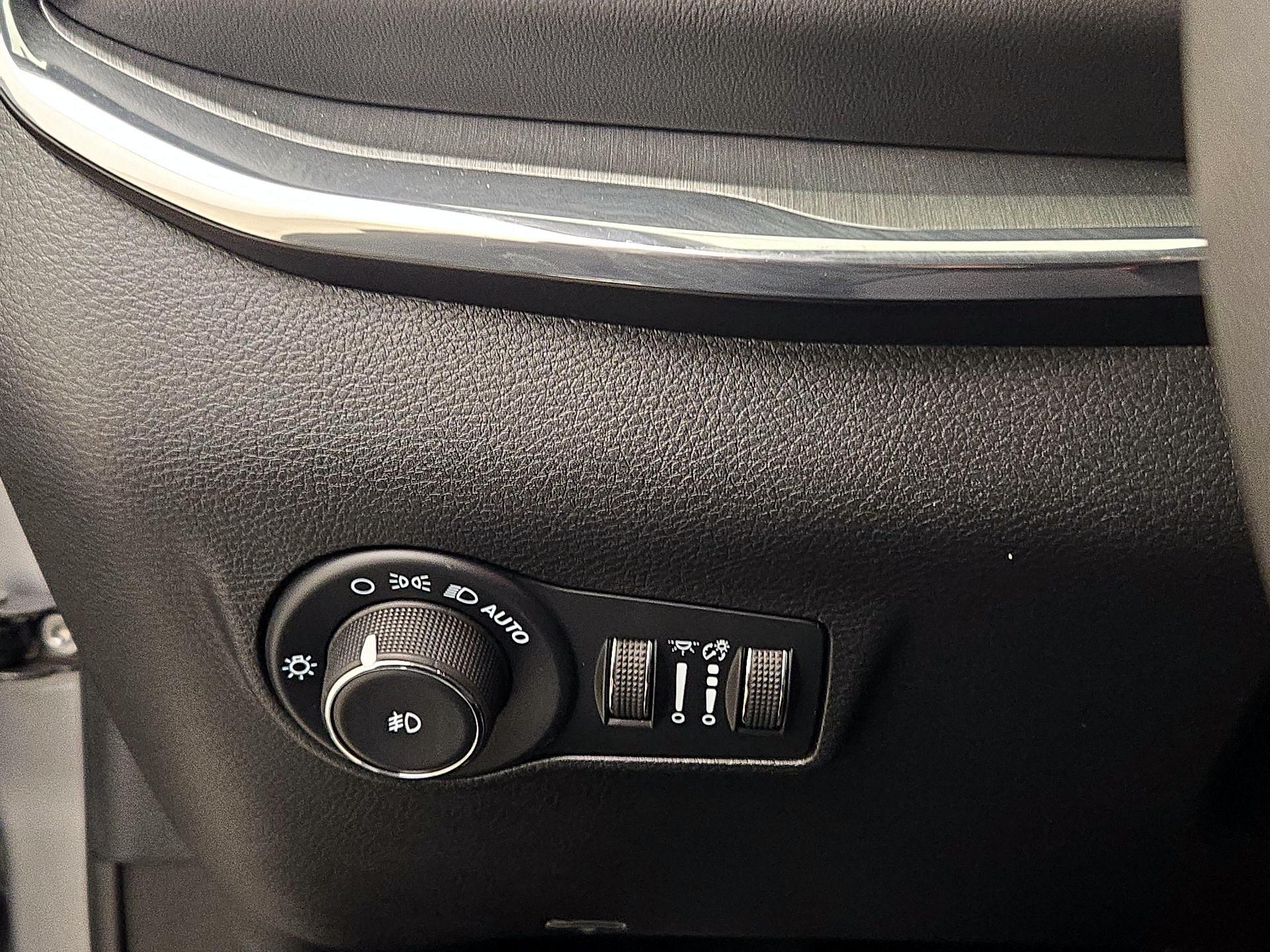 Thumbnail: 2023 Jeep Compass - 13
