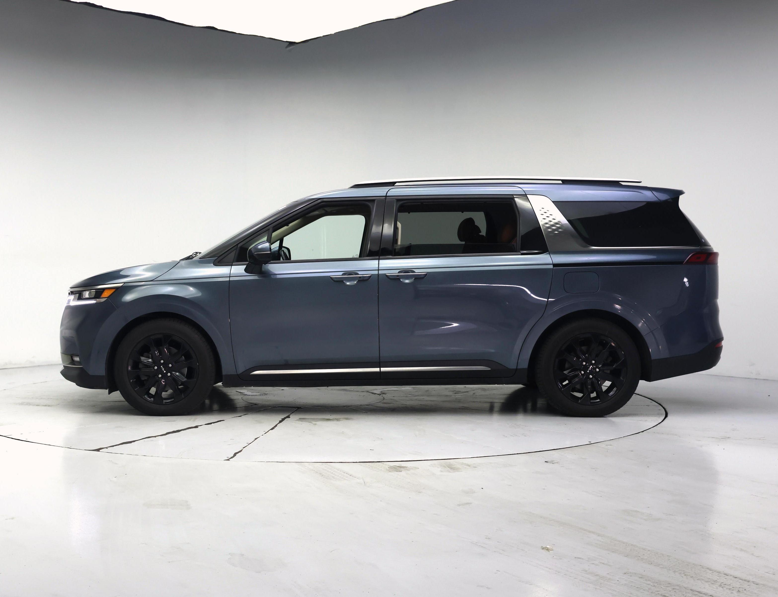 Thumbnail: 2024 Kia Carnival - 3