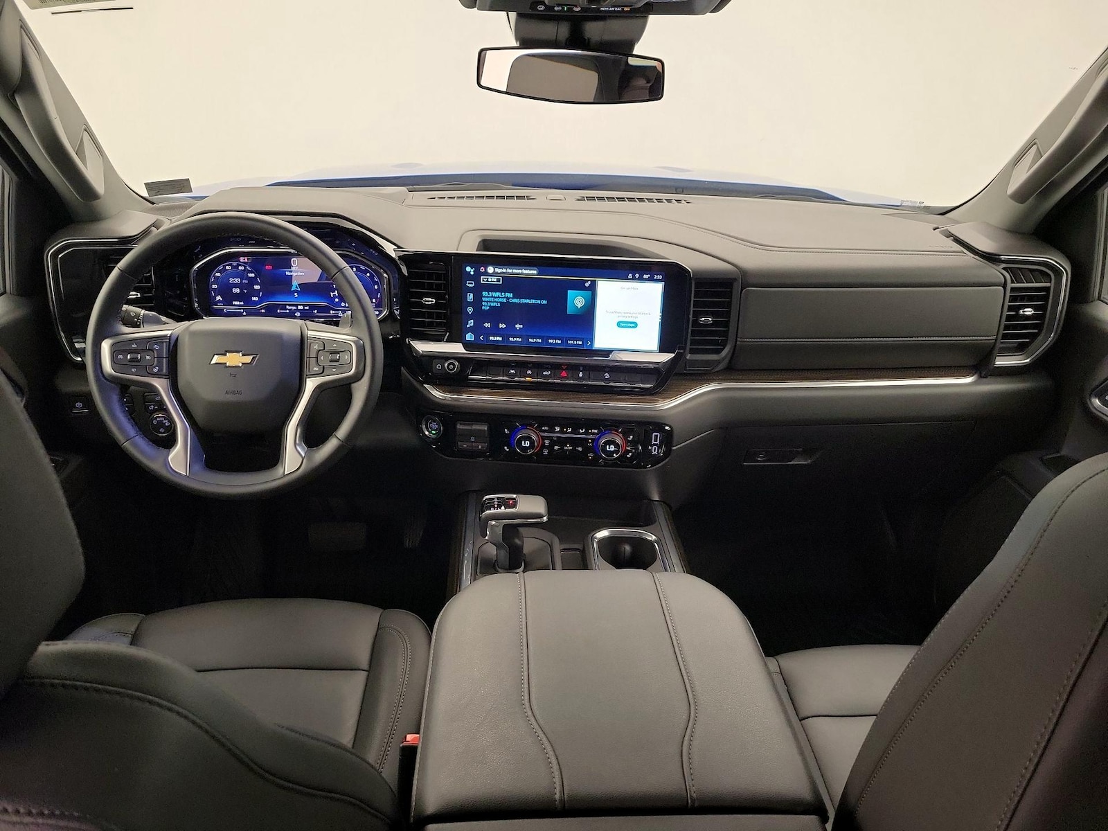 2025 Chevrolet Silverado 1500 LT - Photo 10