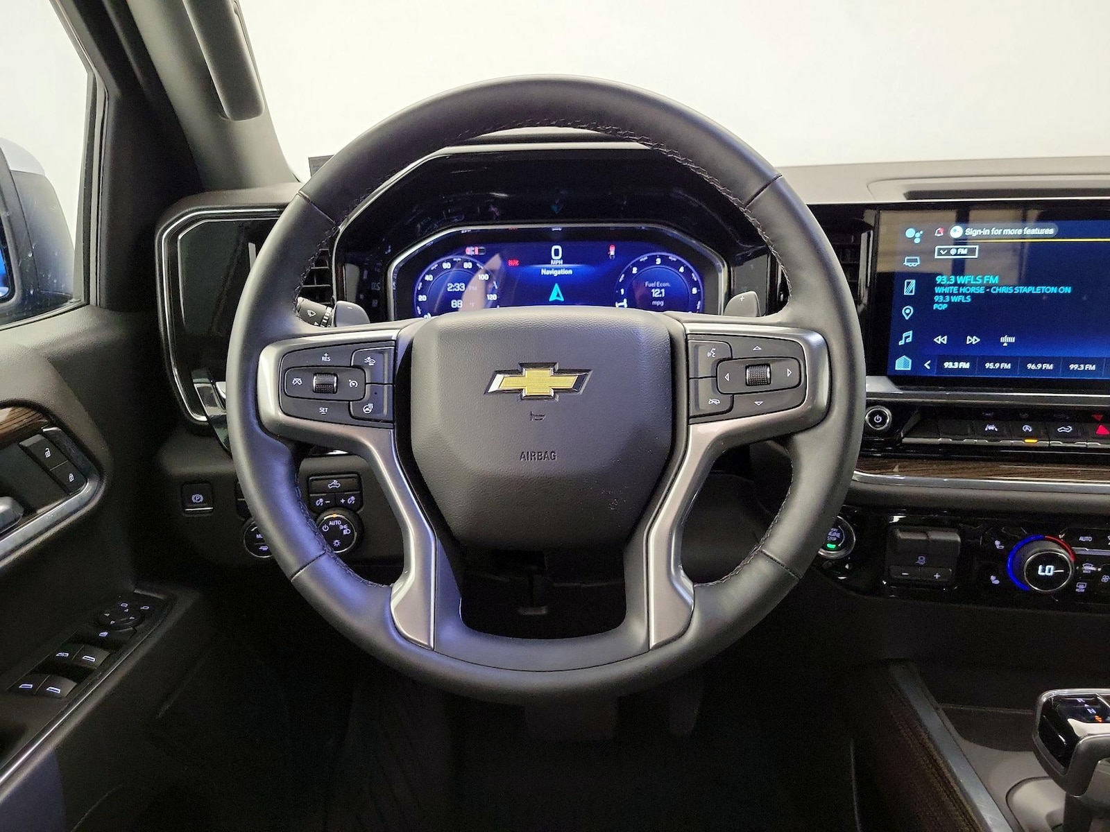 2025 Chevrolet Silverado 1500 LT - Photo 11