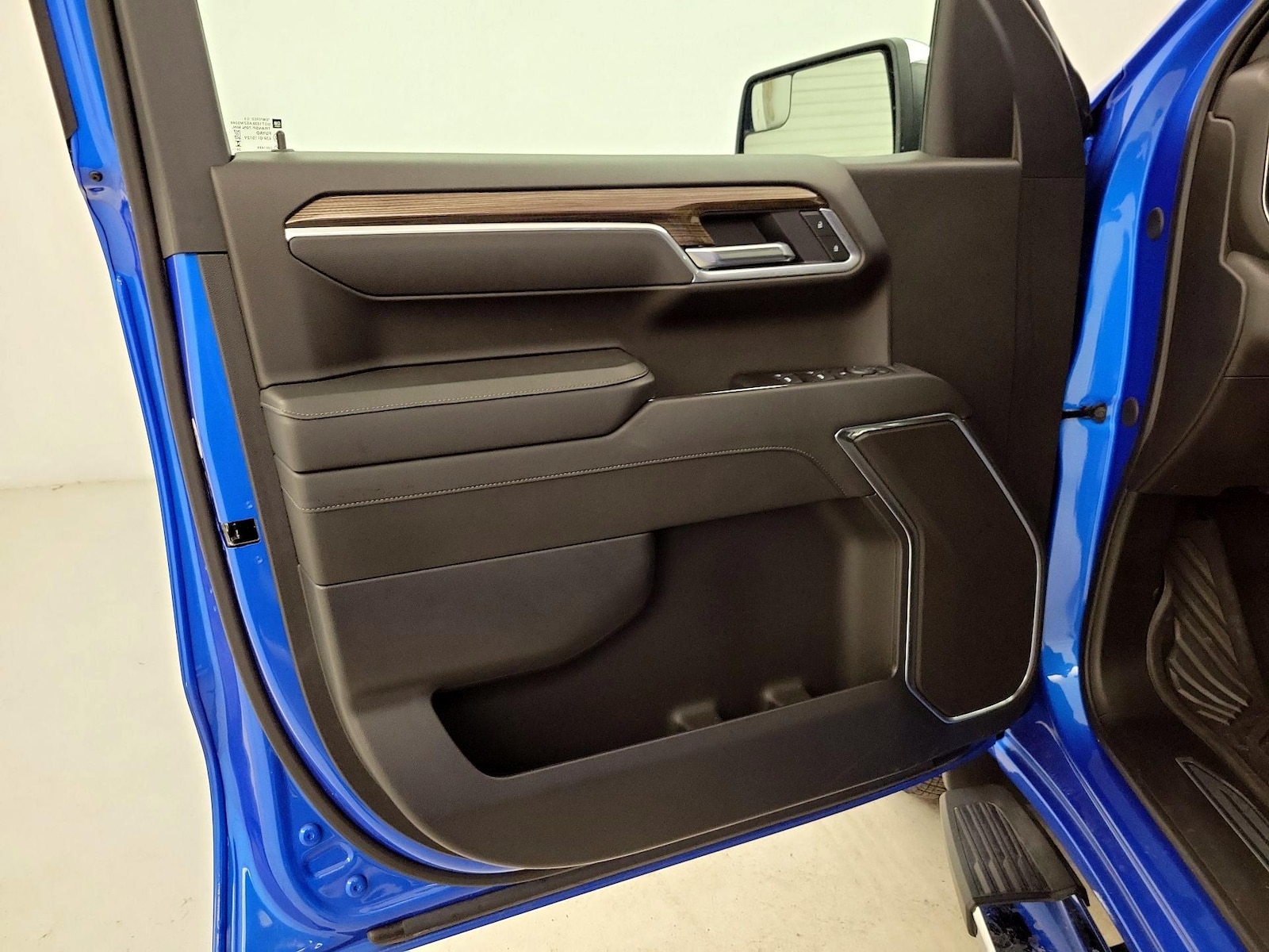 2025 Chevrolet Silverado 1500 LT - Photo 13