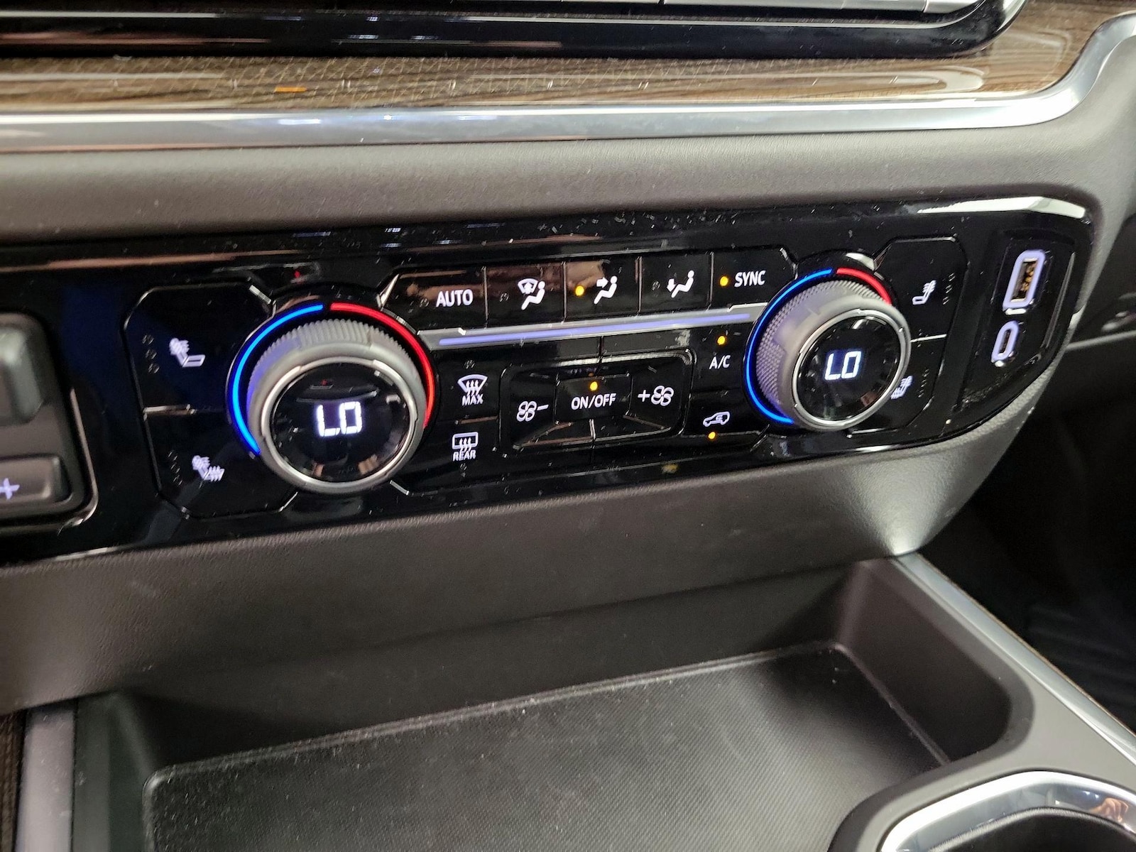 2025 Chevrolet Silverado 1500 LT - Photo 17