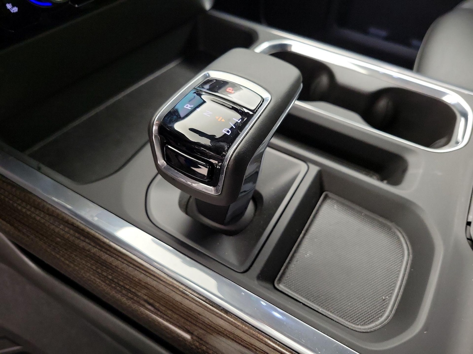 2025 Chevrolet Silverado 1500 LT - Photo 18