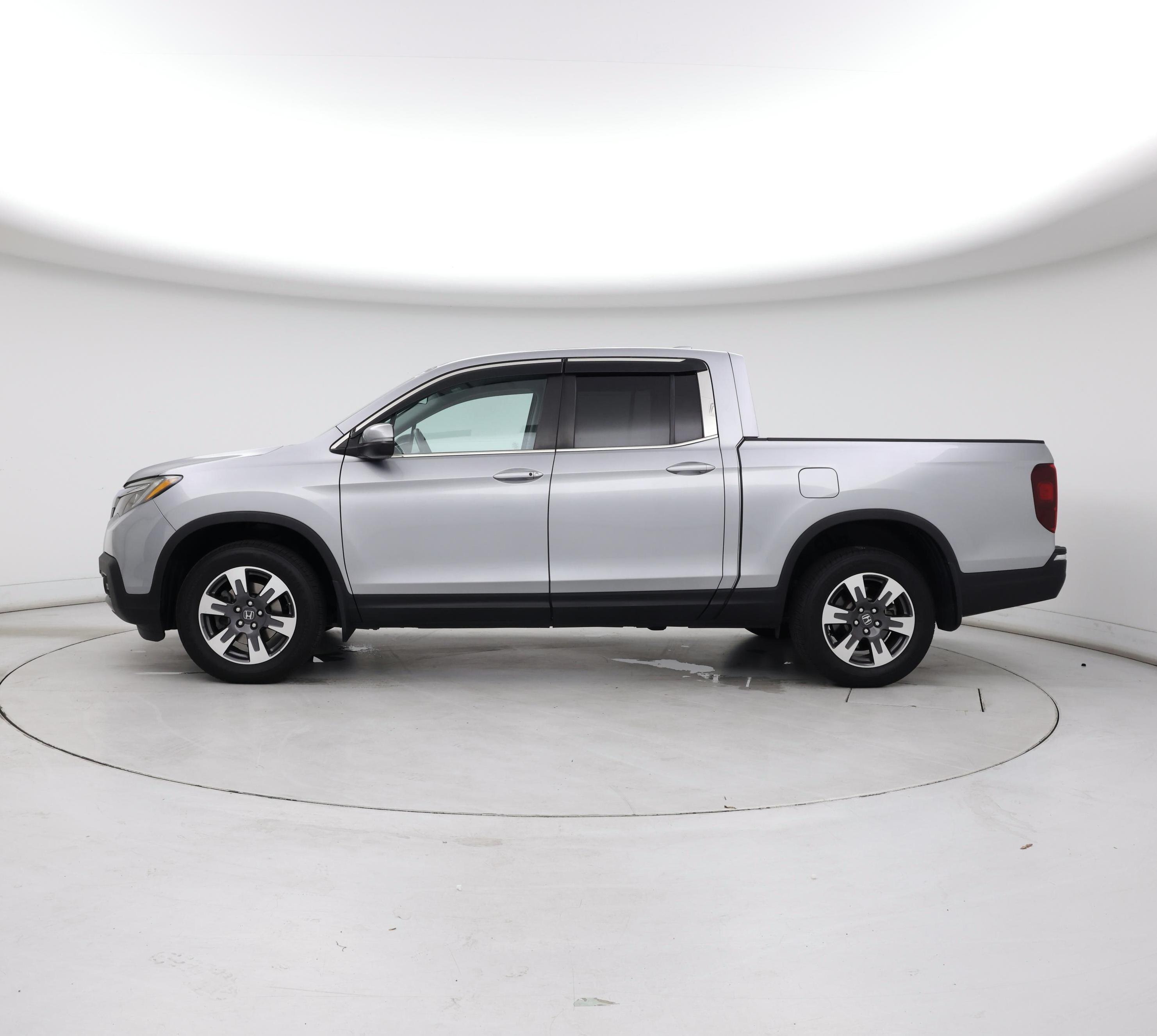 Thumbnail: 2017 Honda Ridgeline - 3