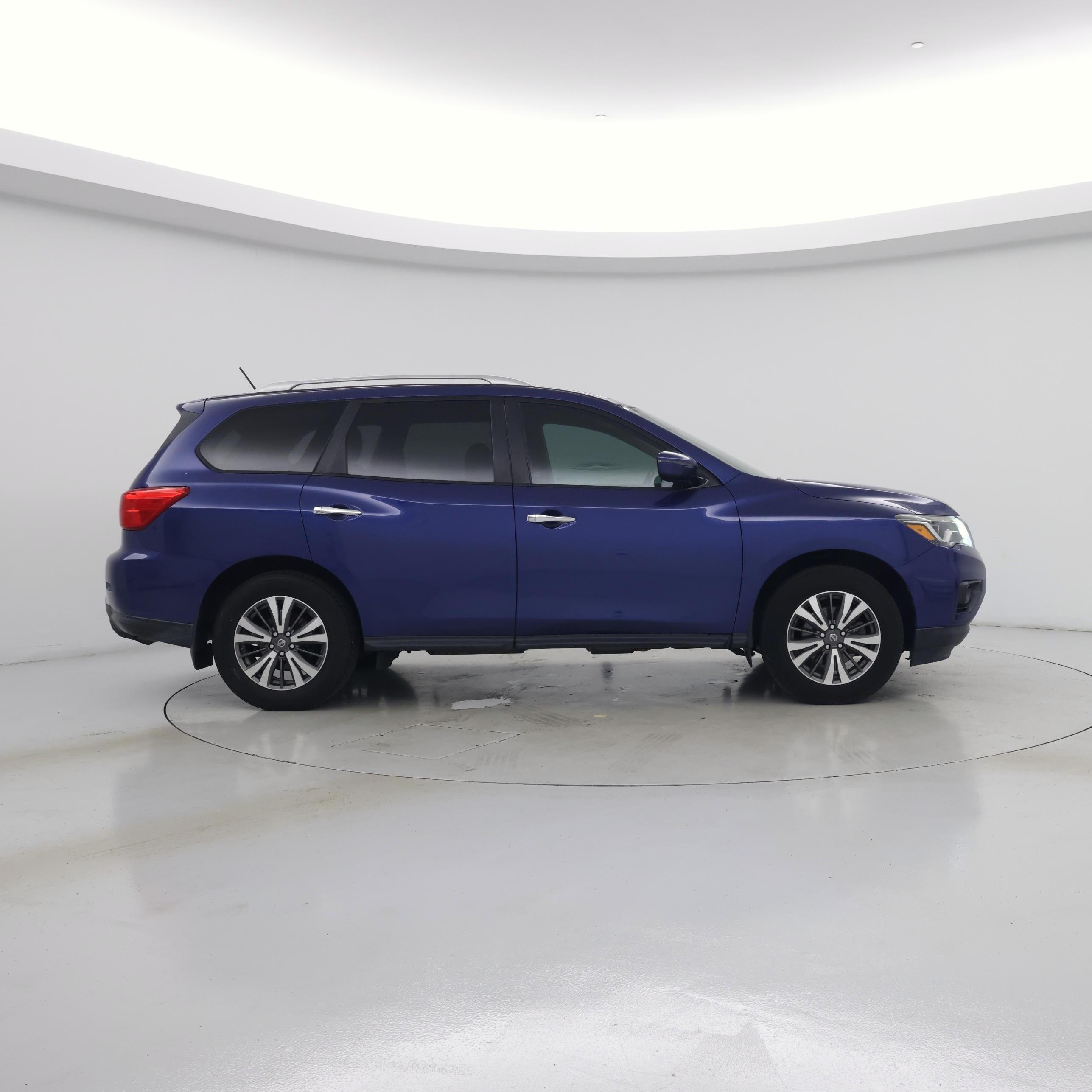 Thumbnail: 2017 Nissan Pathfinder - 7