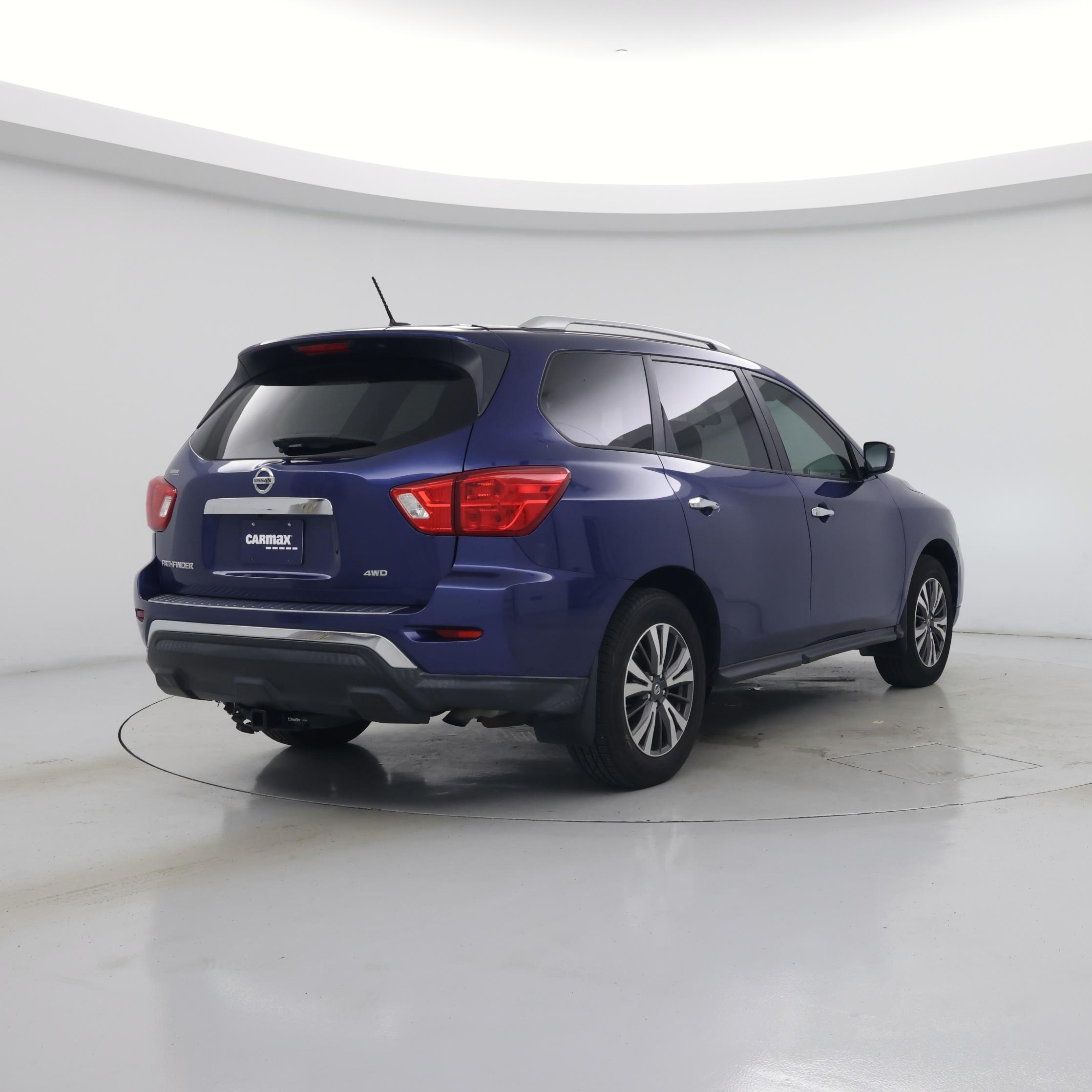 Thumbnail: 2017 Nissan Pathfinder - 8