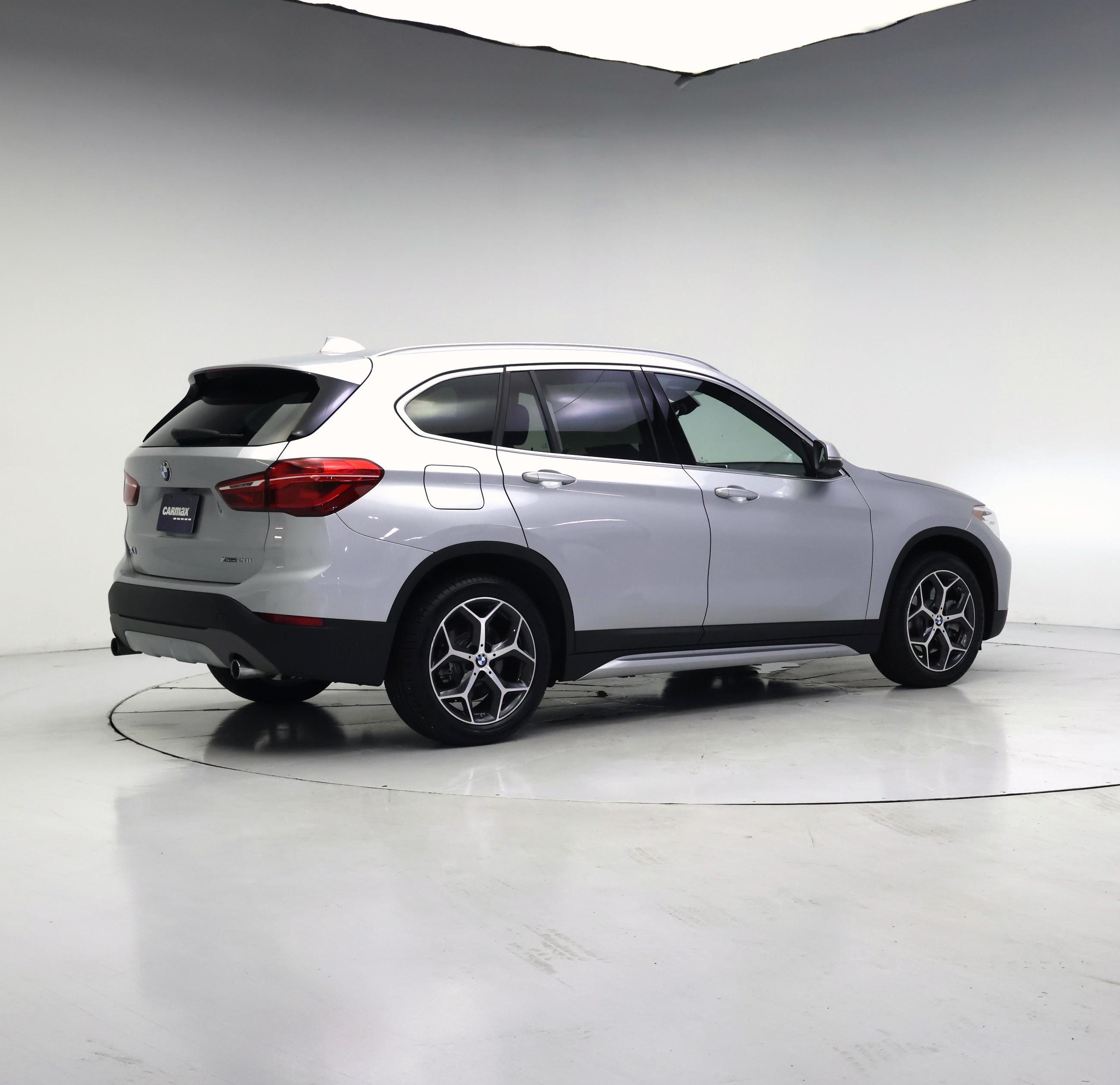 Thumbnail: 2019 BMW X1 - 8