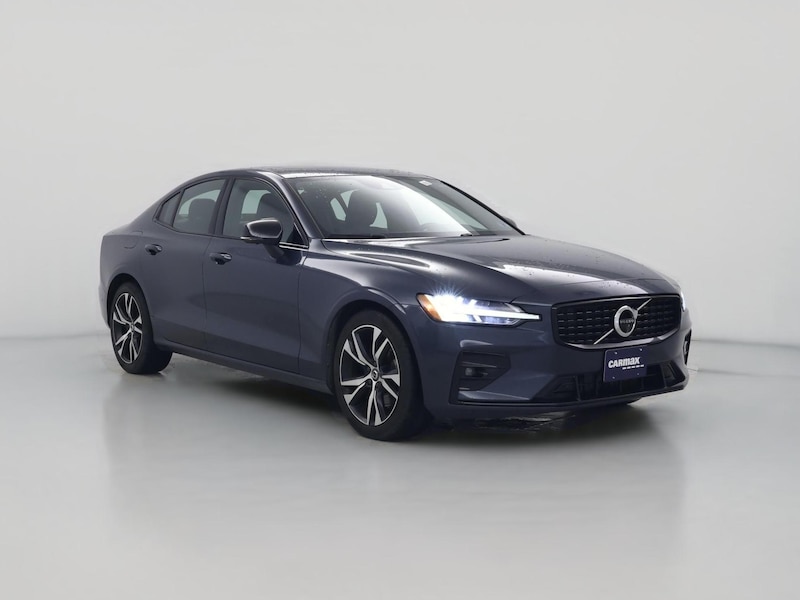 2022 Volvo S60 B5 R-Design