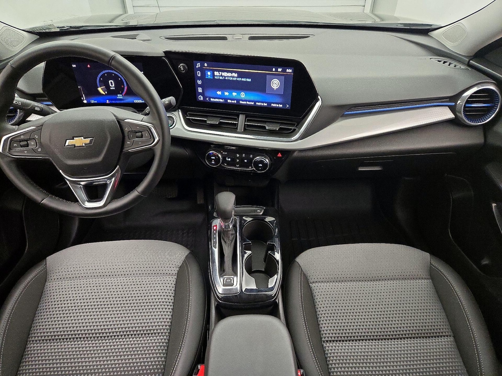 2025 Chevrolet Trax LT - Photo 10