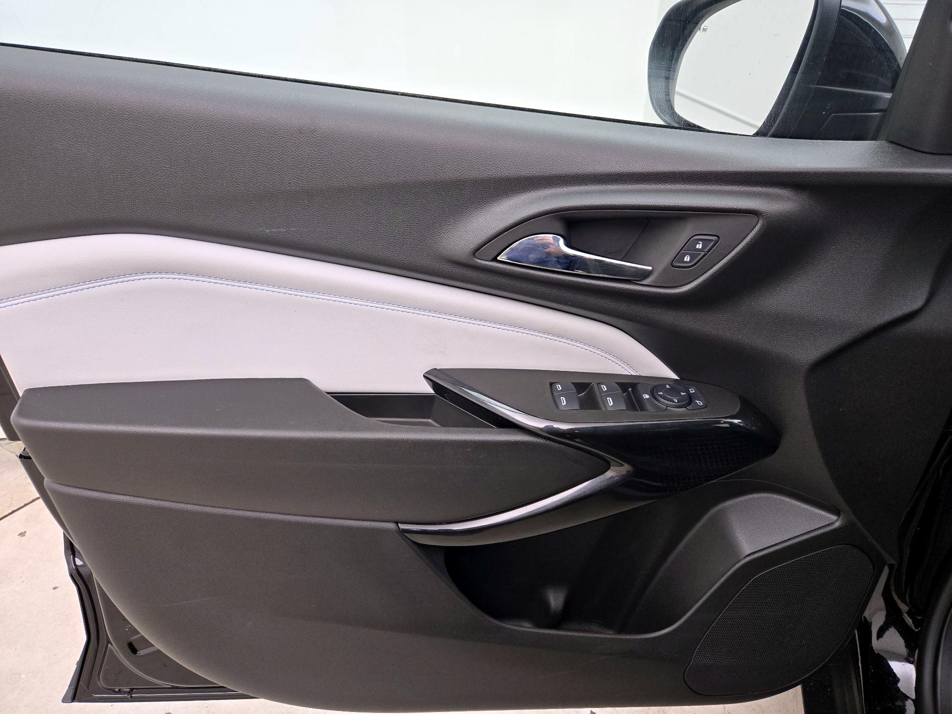 Thumbnail: 2025 Chevrolet Trax - 12