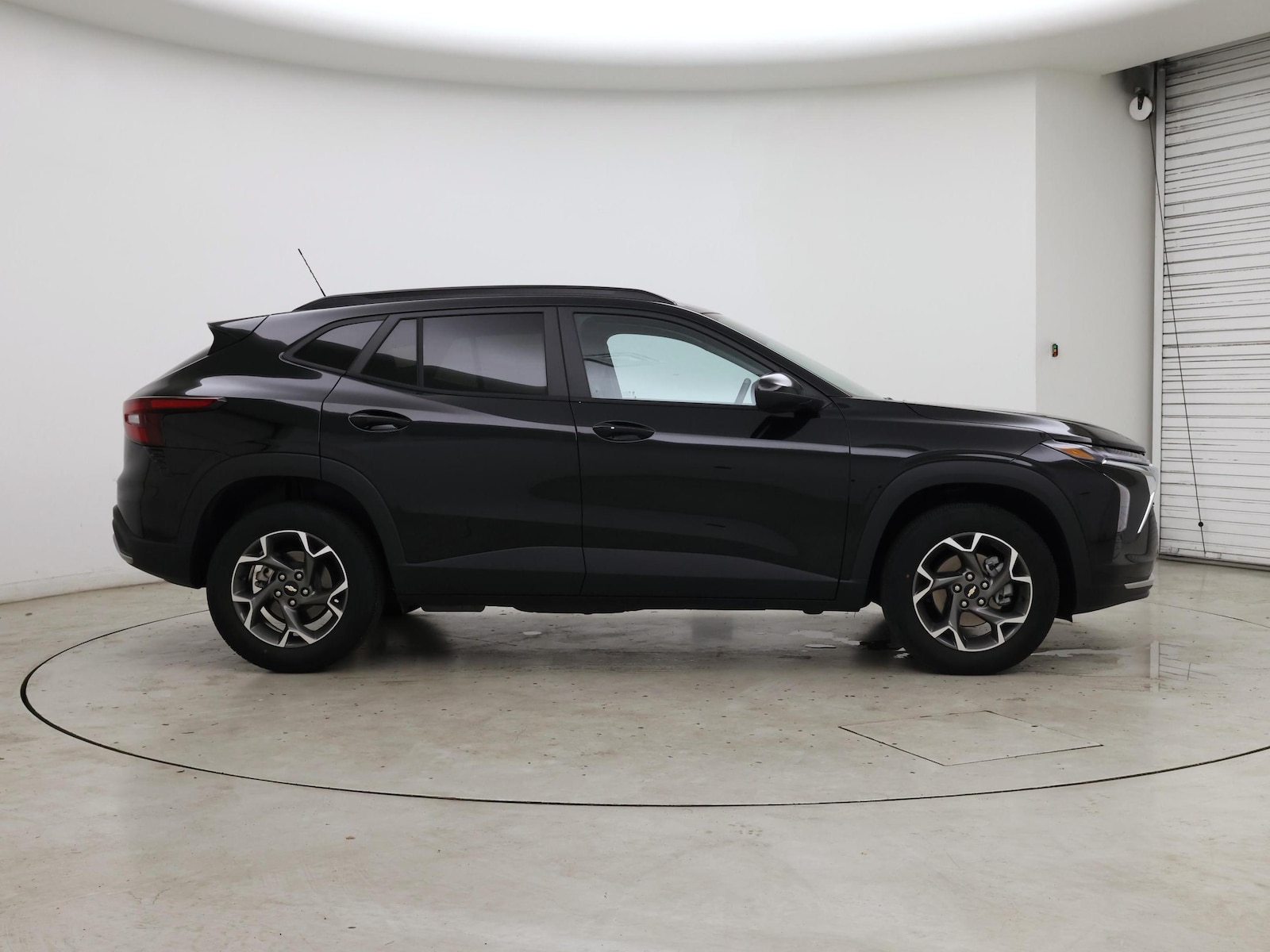 2025 Chevrolet Trax LT - Photo 8