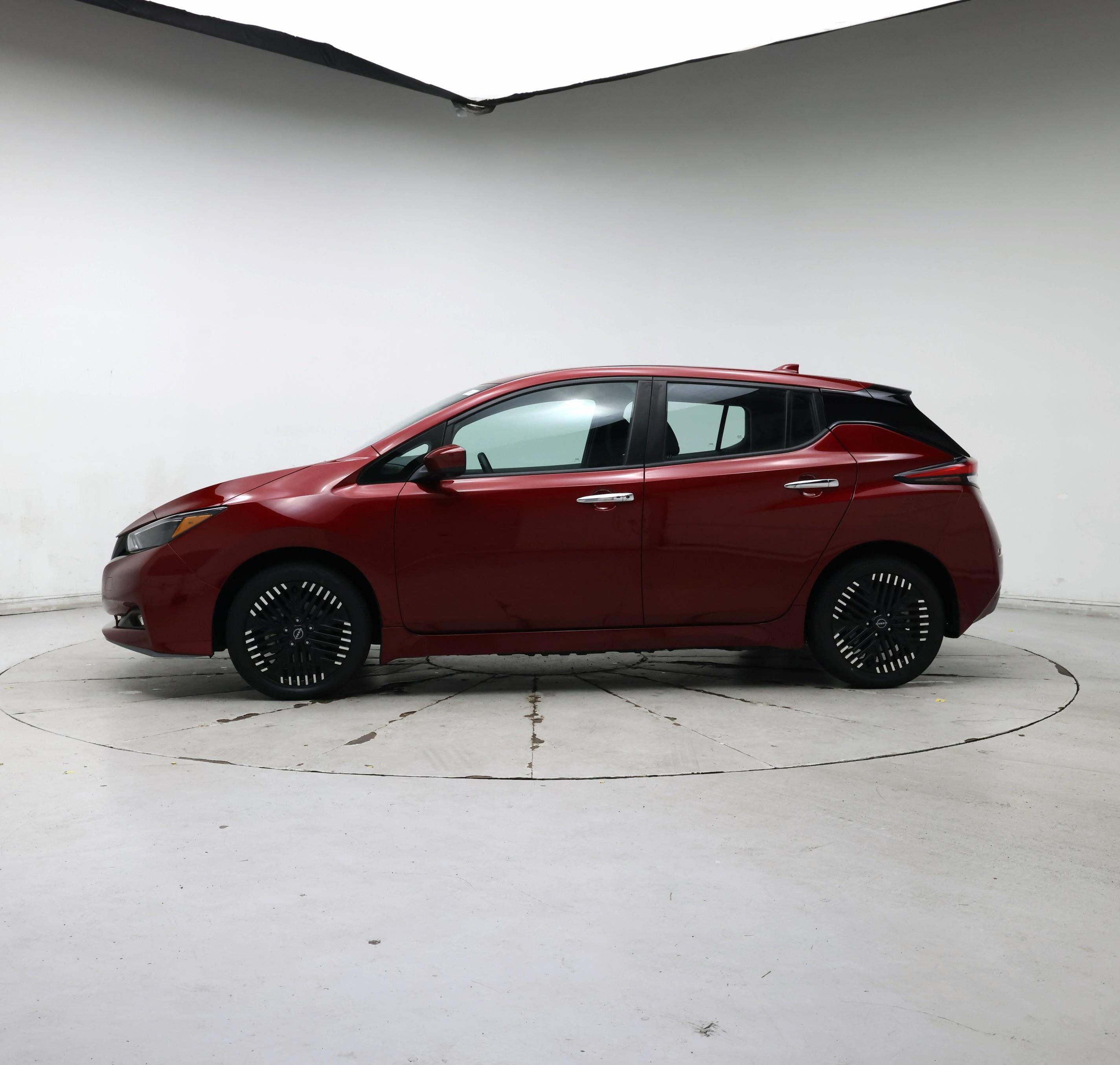 Thumbnail: 2024 Nissan Leaf - 3