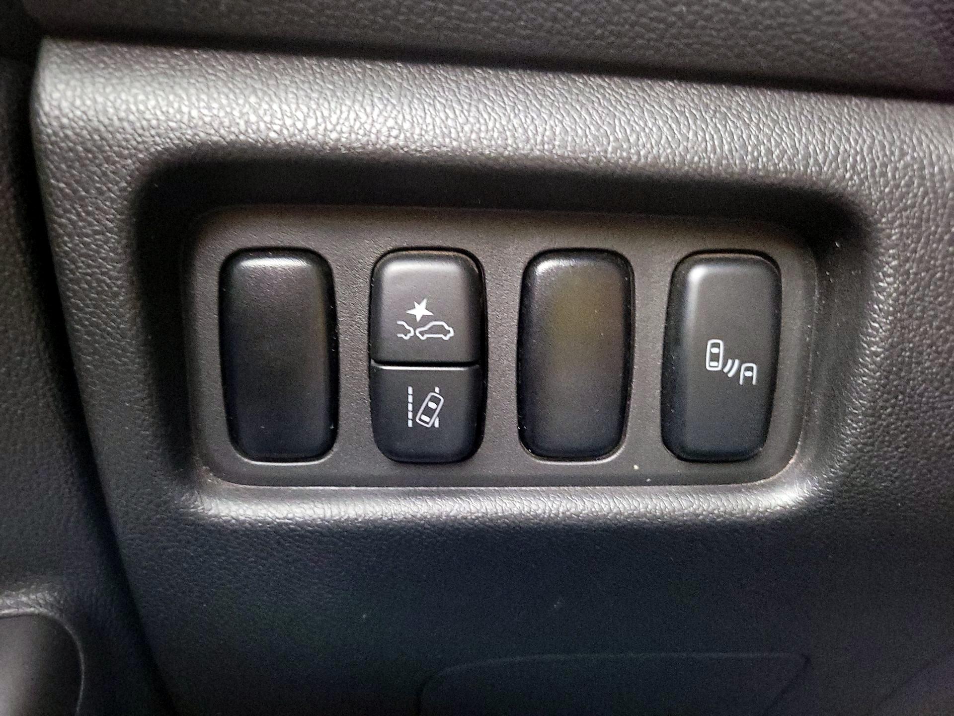 Thumbnail: 2024 Mitsubishi Outlander Sport - 13