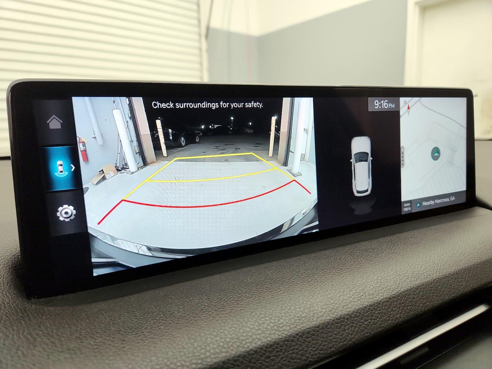 2025 GENESIS GV70 Standard - Photo 16
