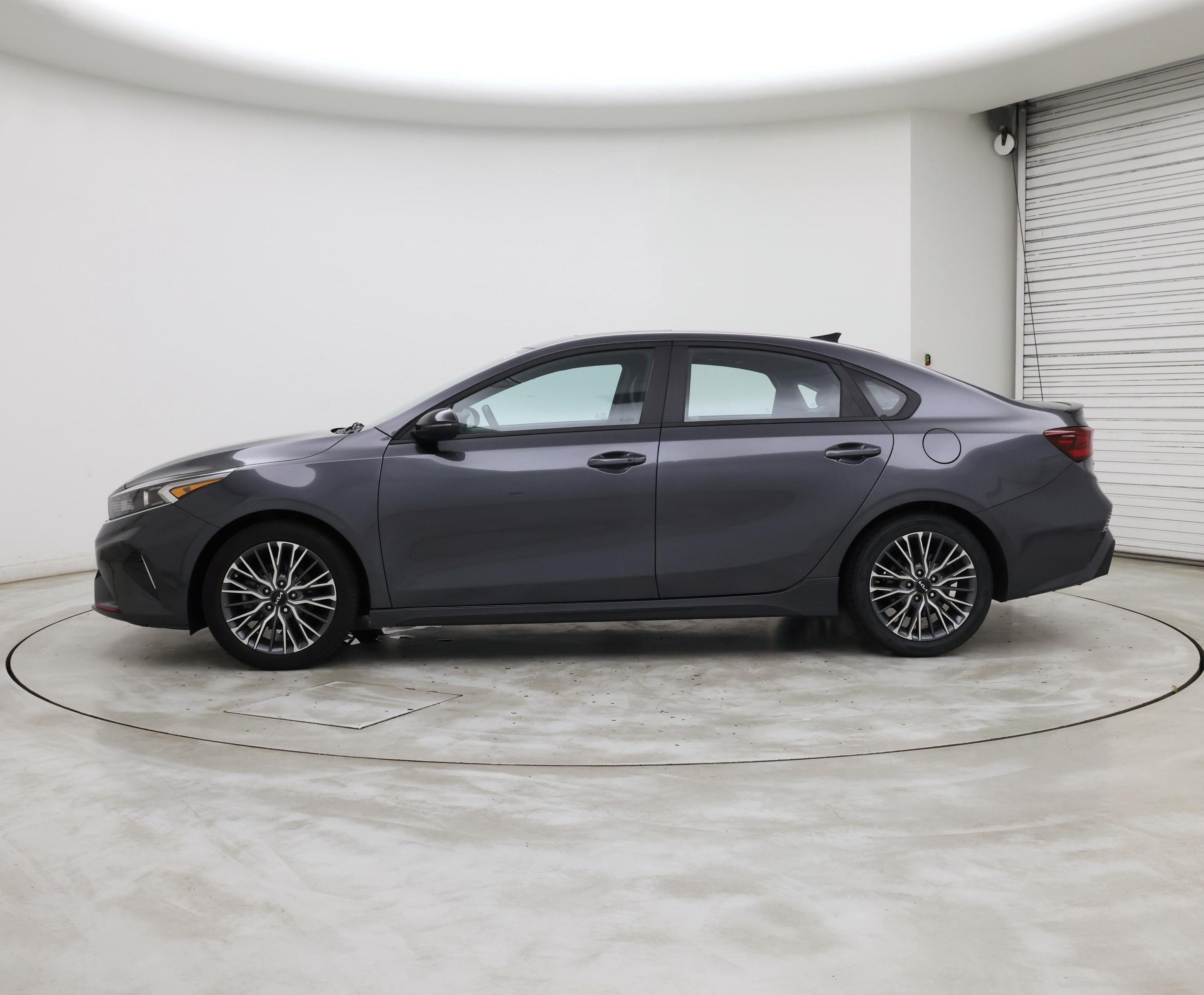 Thumbnail: 2024 Kia Forte - 3